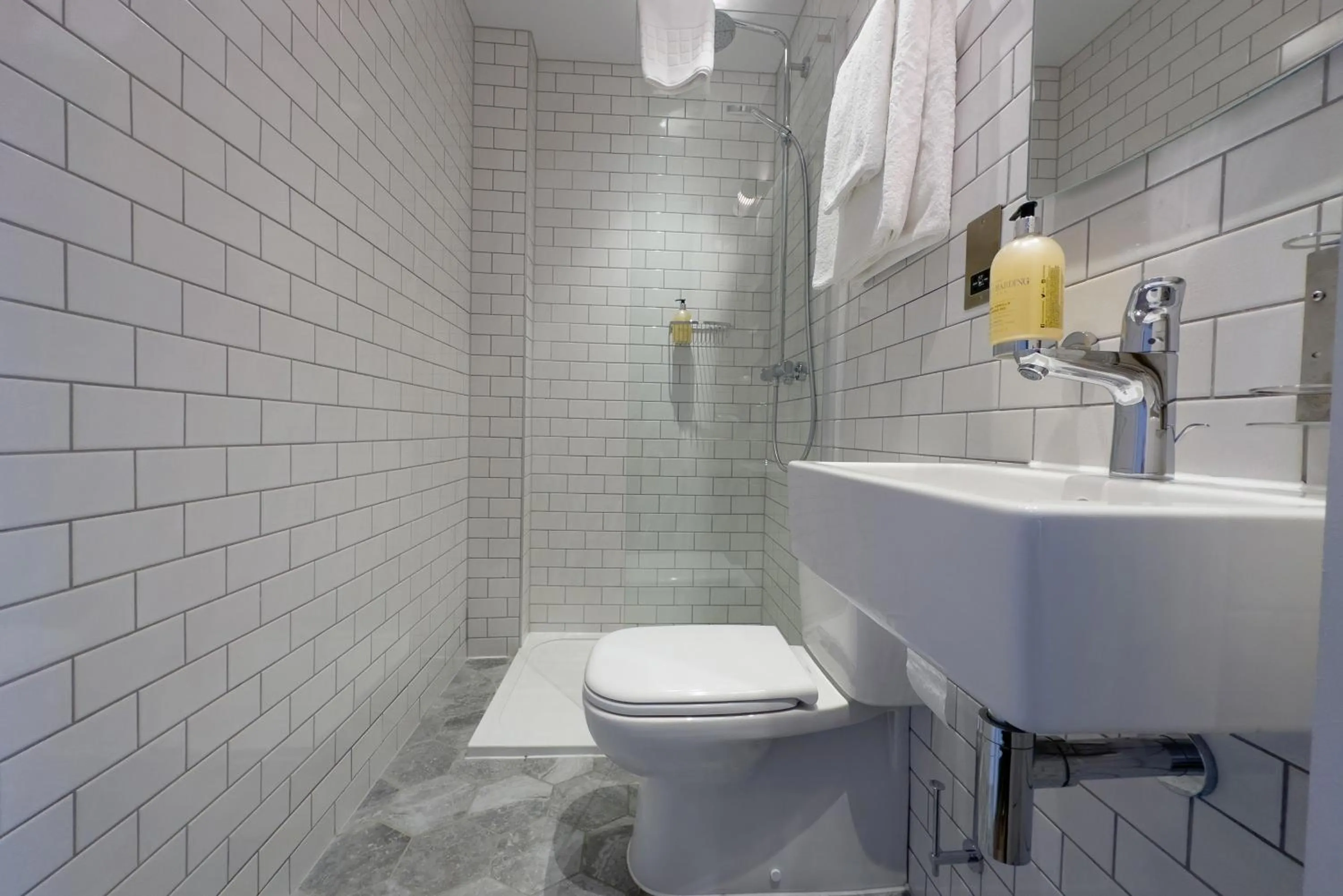 THE KNIGHT OF NOTTINGHILL