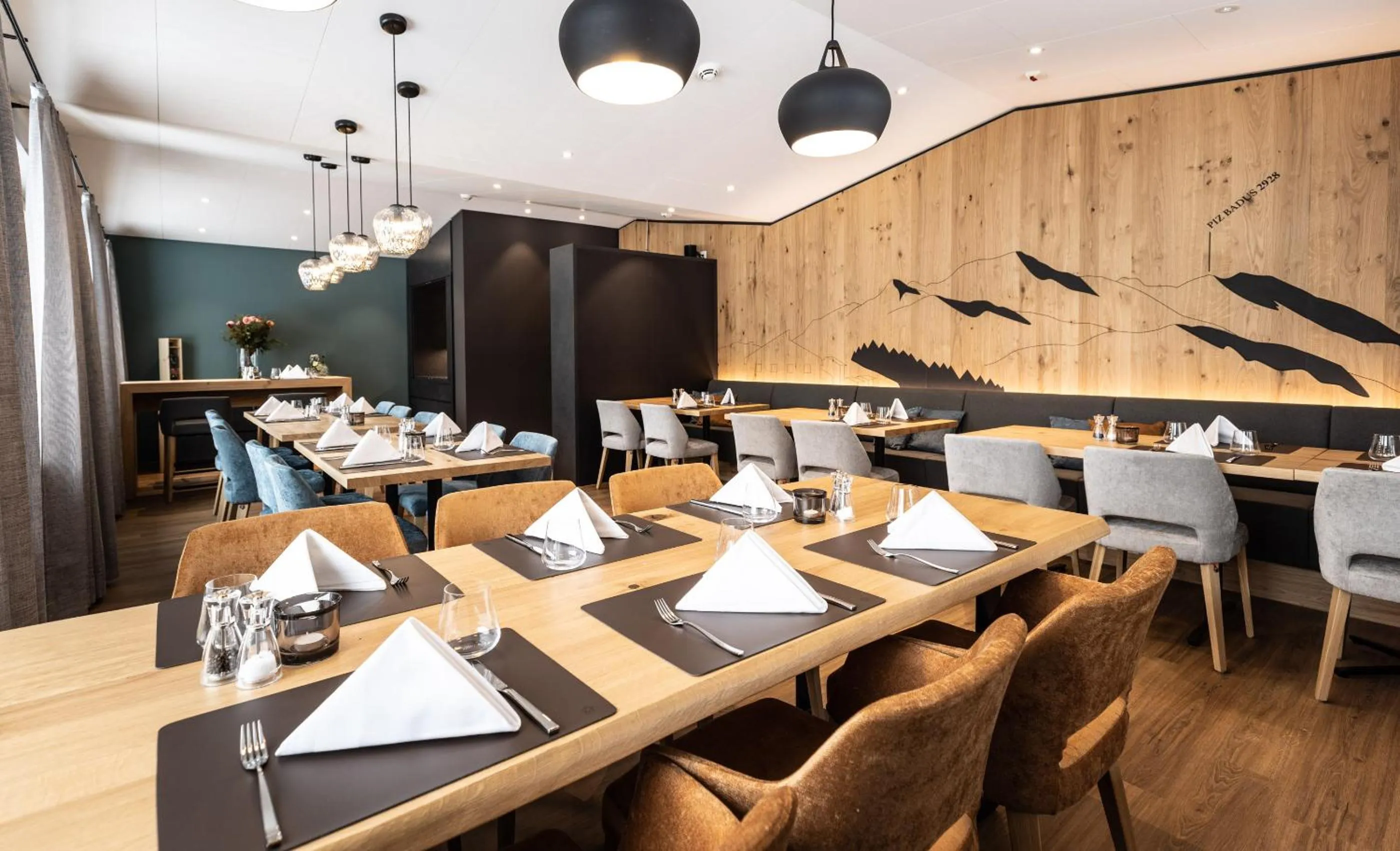 Restaurant/places to eat in Hotel Piz Badus