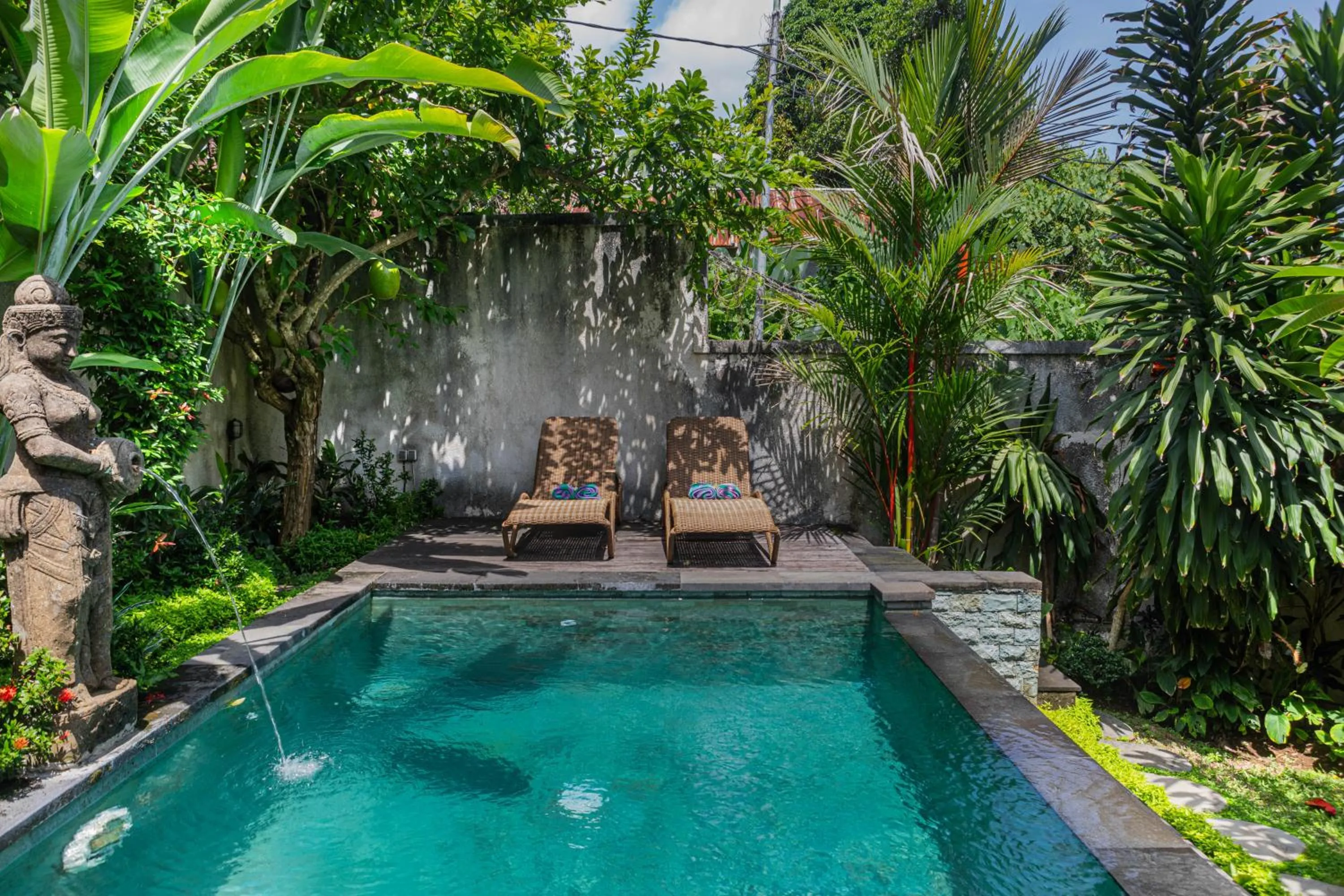 Garden in Sari Bamboo Villas