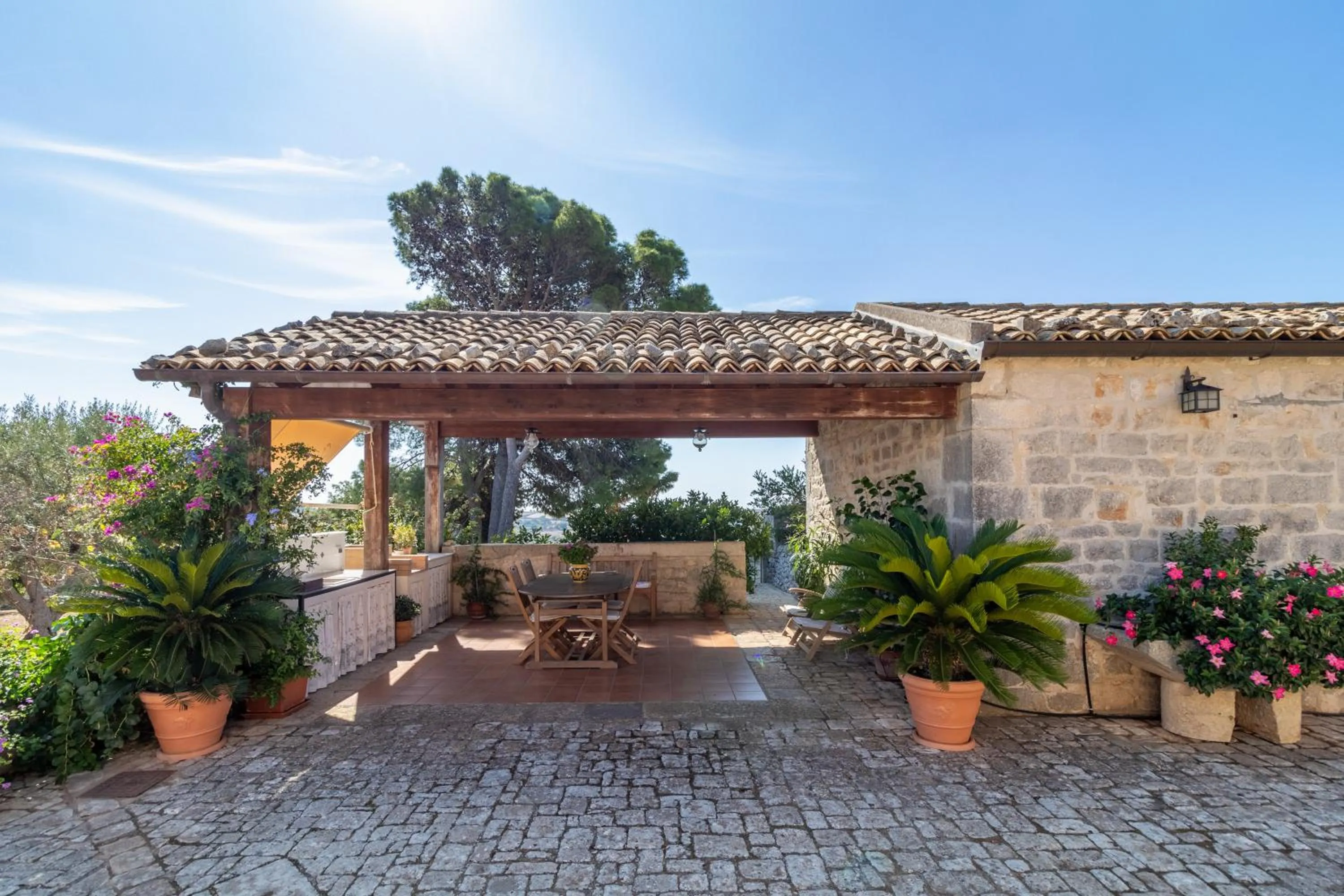 Property building in Il Flauto Magico