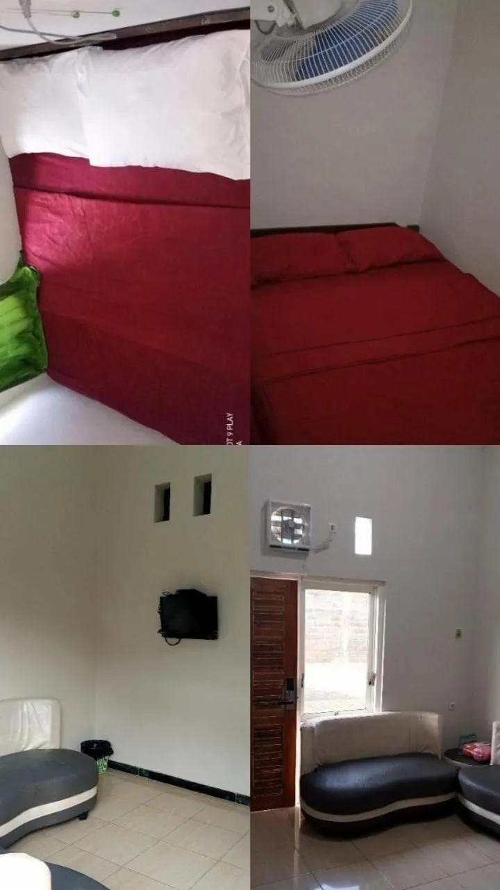 Bed in Bromo Family Guest House