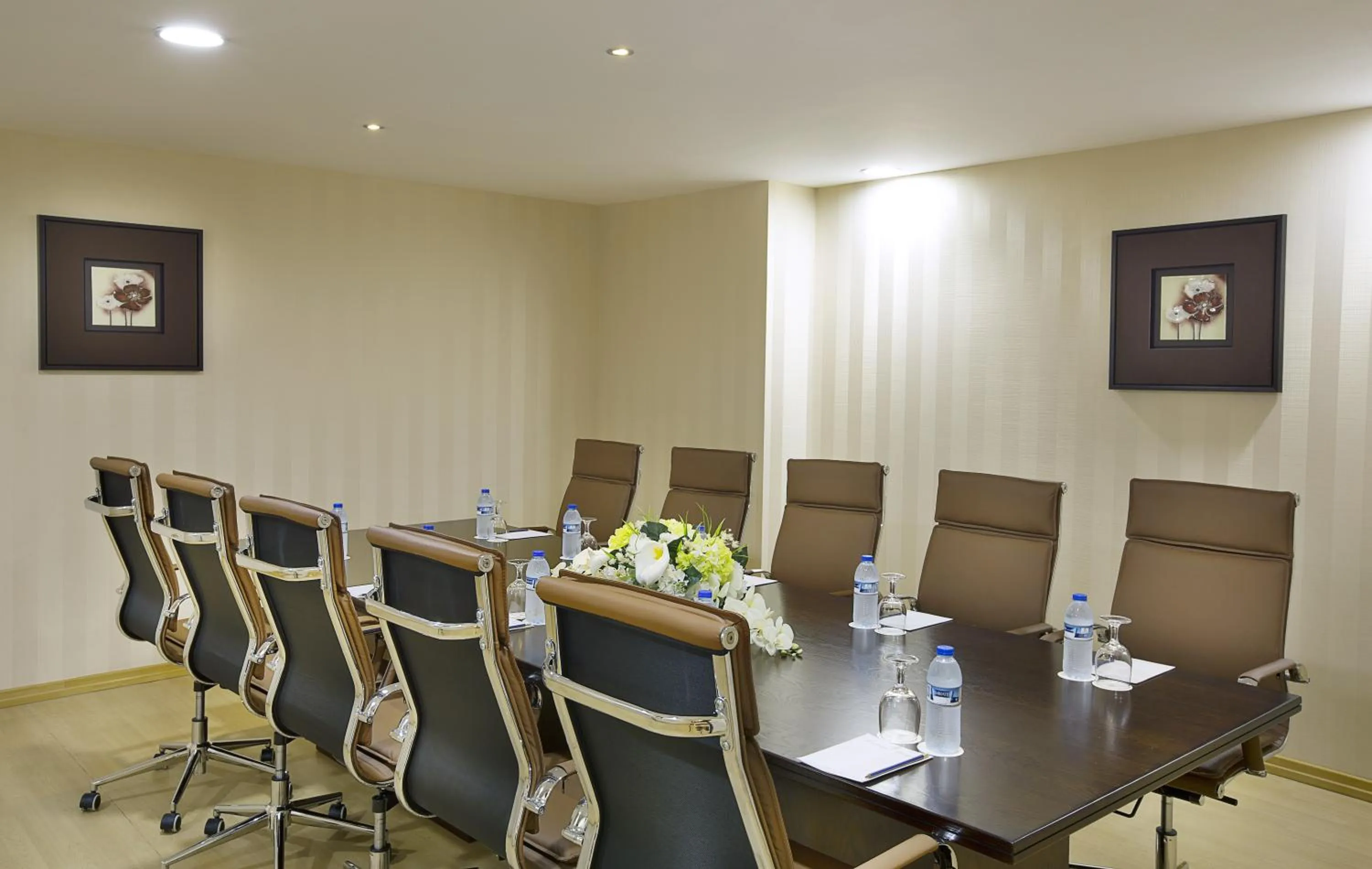 Business facilities in Gateway Hotel
