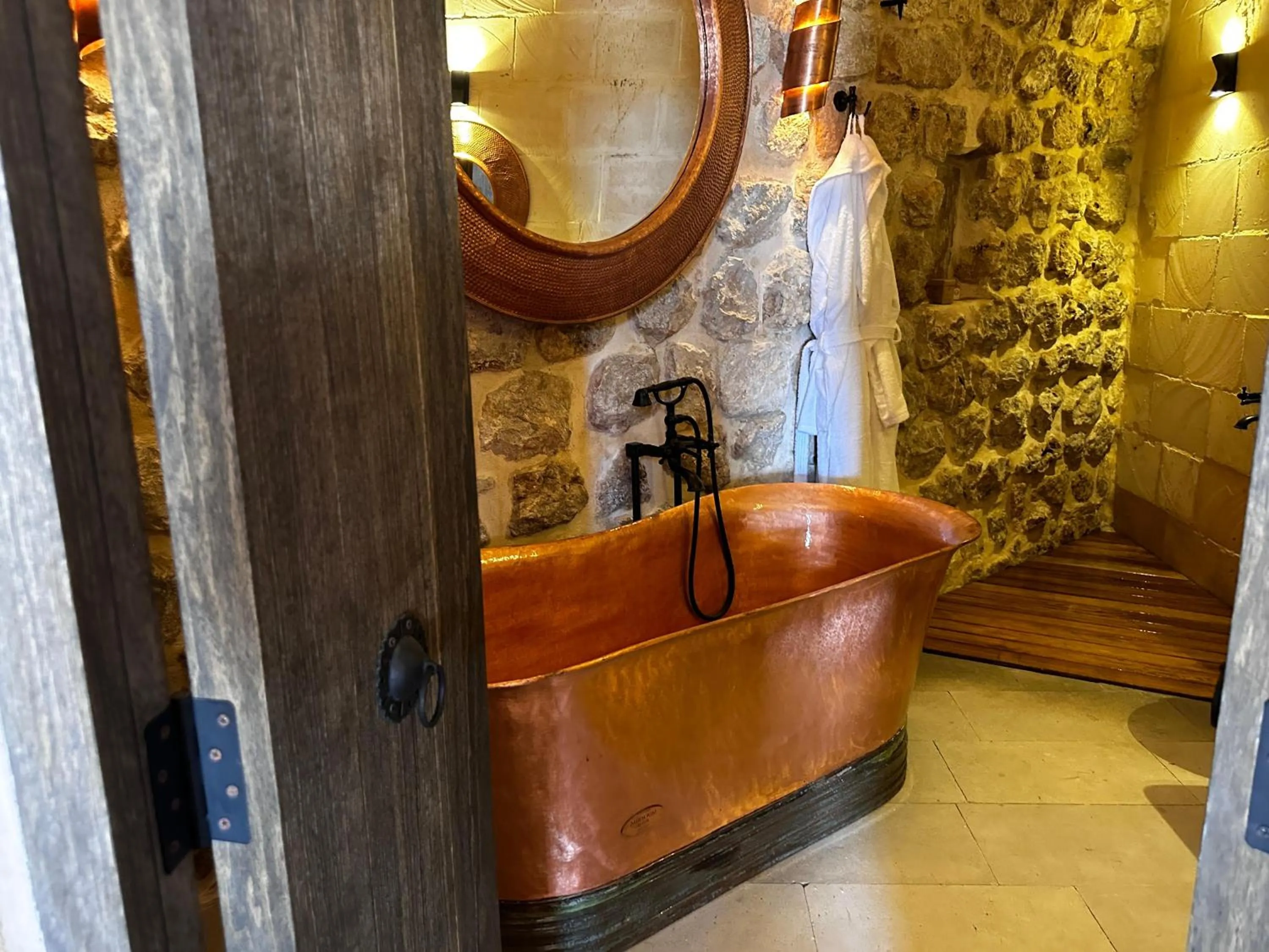 Bathroom in Mirsoum Han