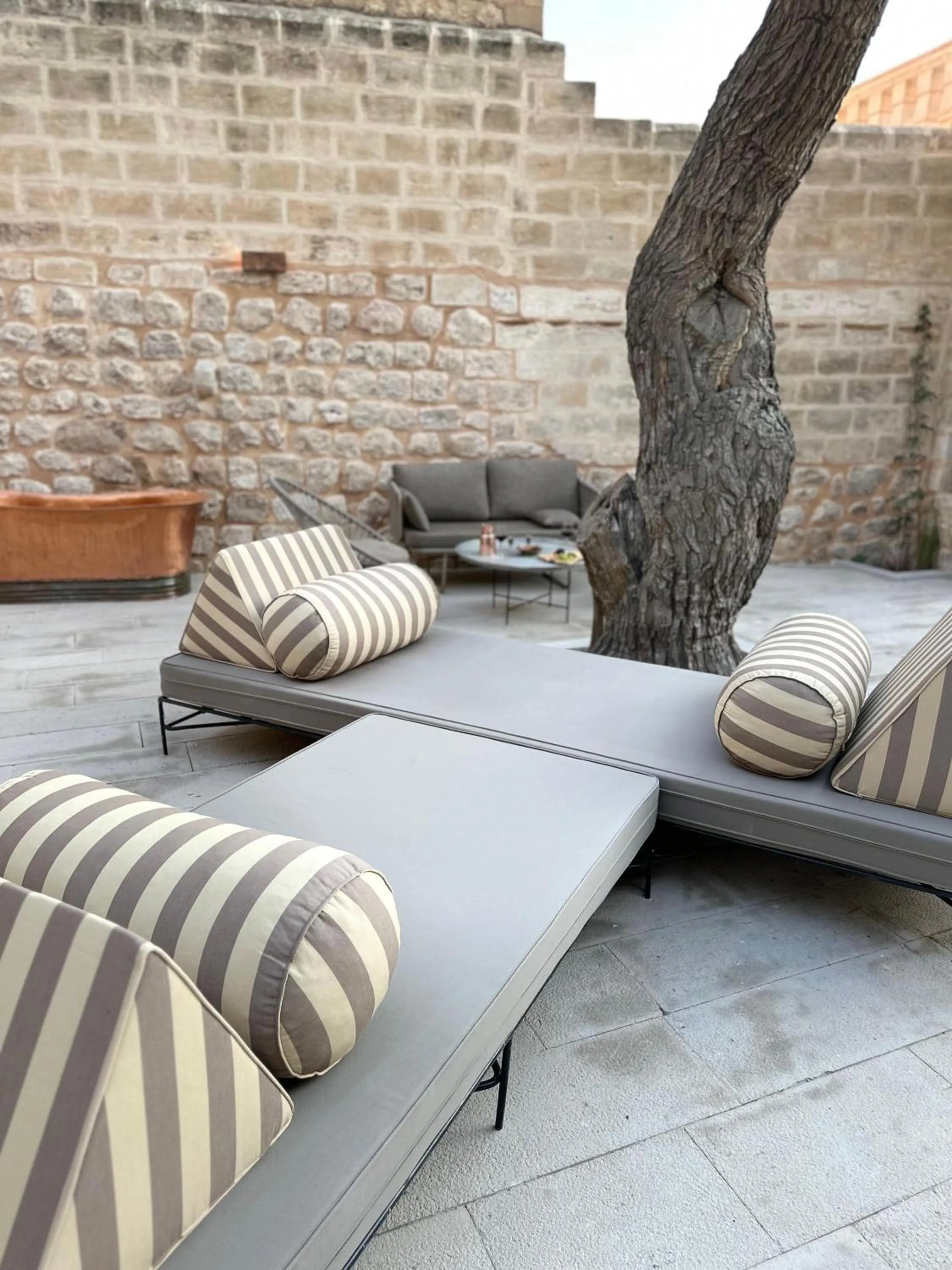 Garden in Mirsoum Han