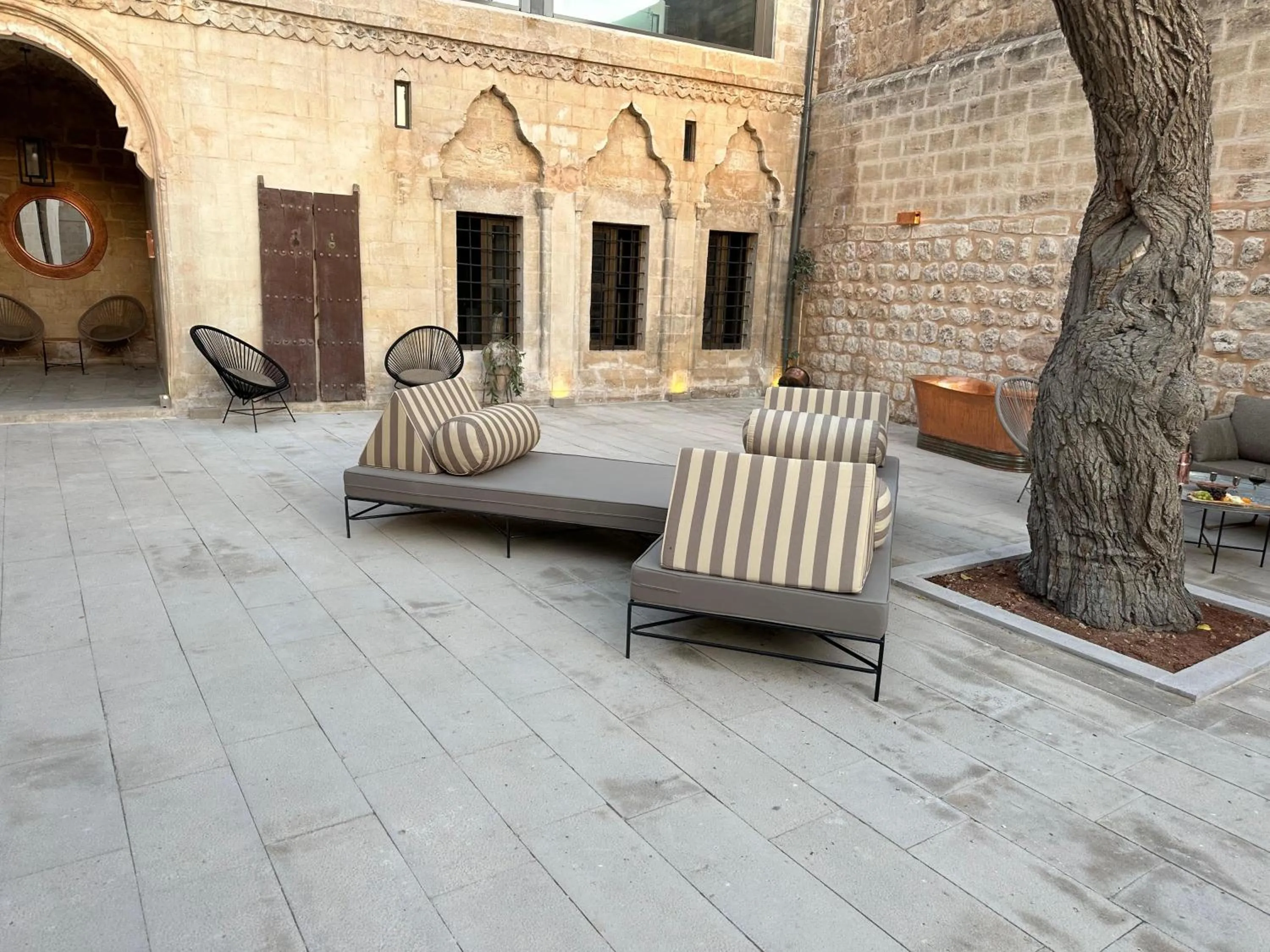 Garden in Mirsoum Han