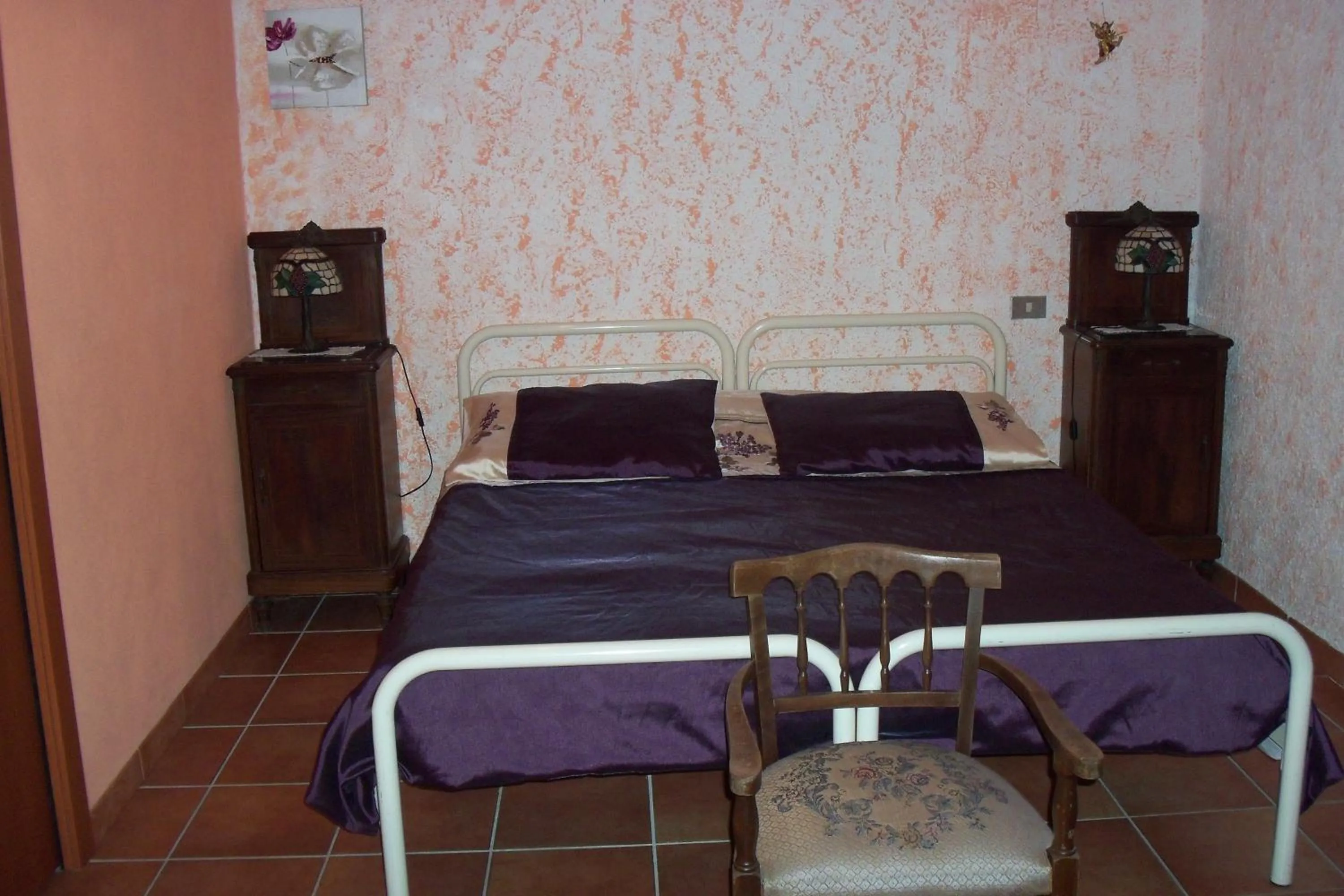 Photo of the whole room, Bed in Borgoeden