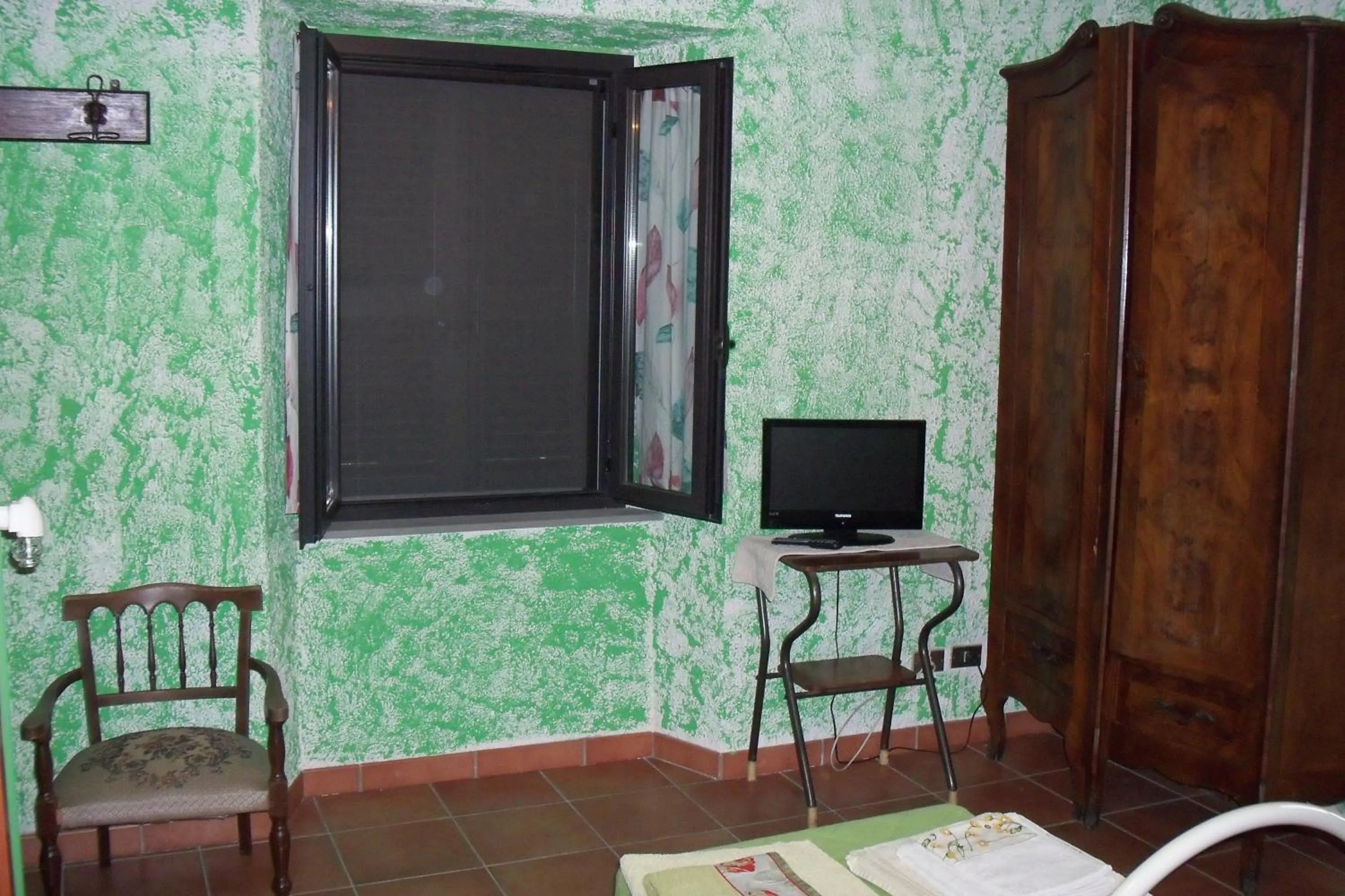 Photo of the whole room in Borgoeden