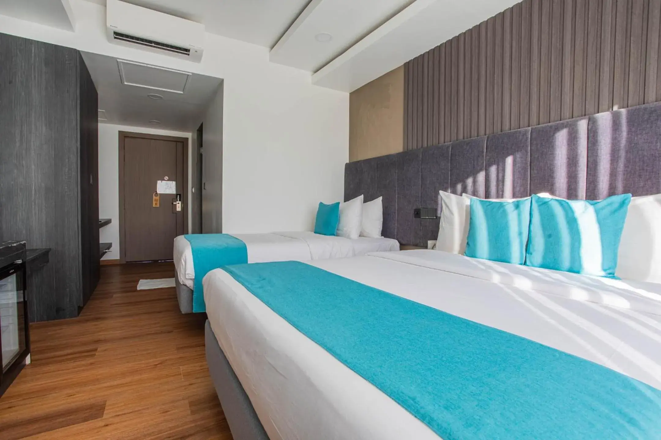 Deluxe Double Room with Balcony - single occupancy in Whaleshark Beach Deluxe Double Room with Balcony - single occupancy in Whaleshark Beach