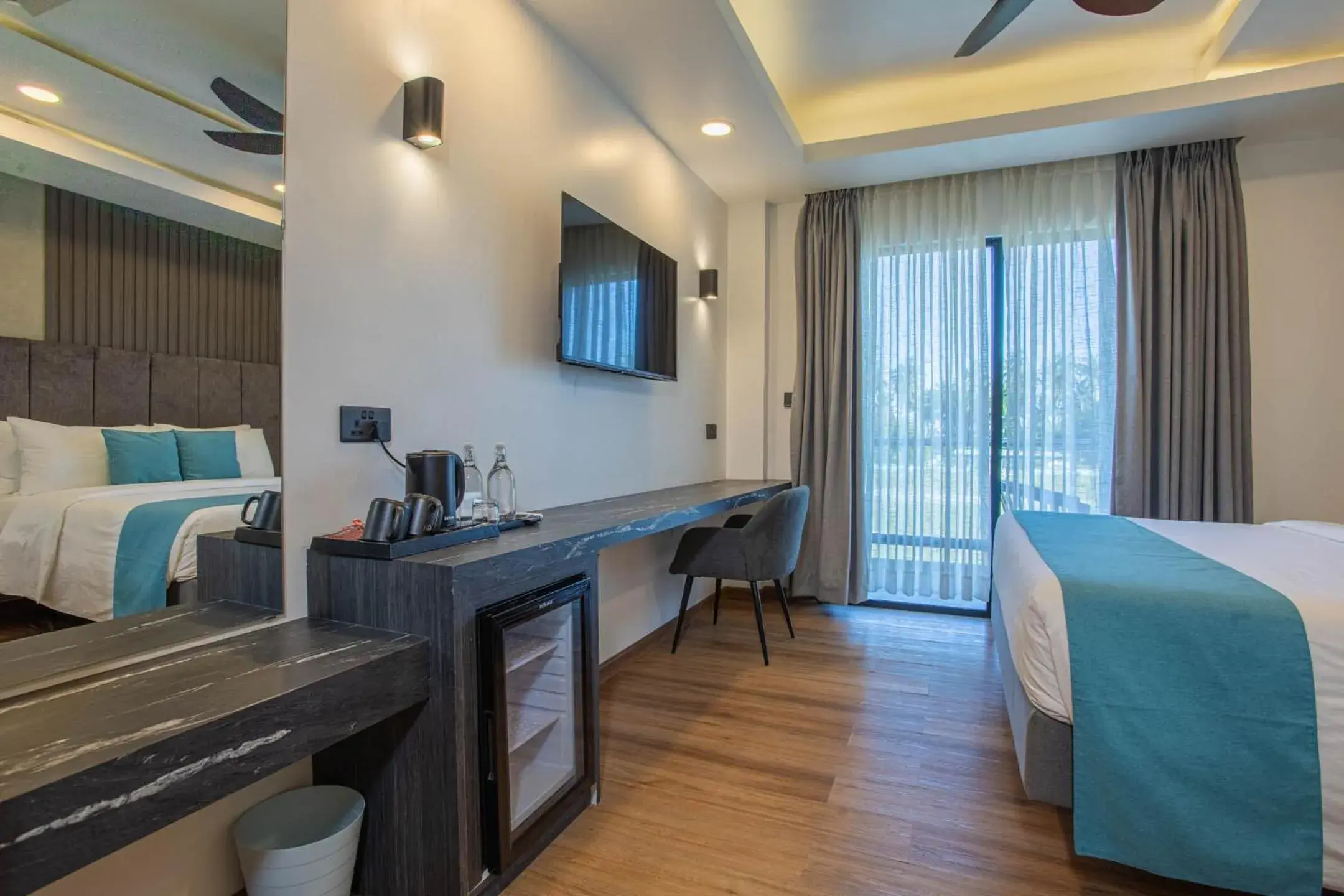 Superior Room with Balcony - single occupancy in Whaleshark Beach Superior Room with Balcony - single occupancy in Whaleshark Beach