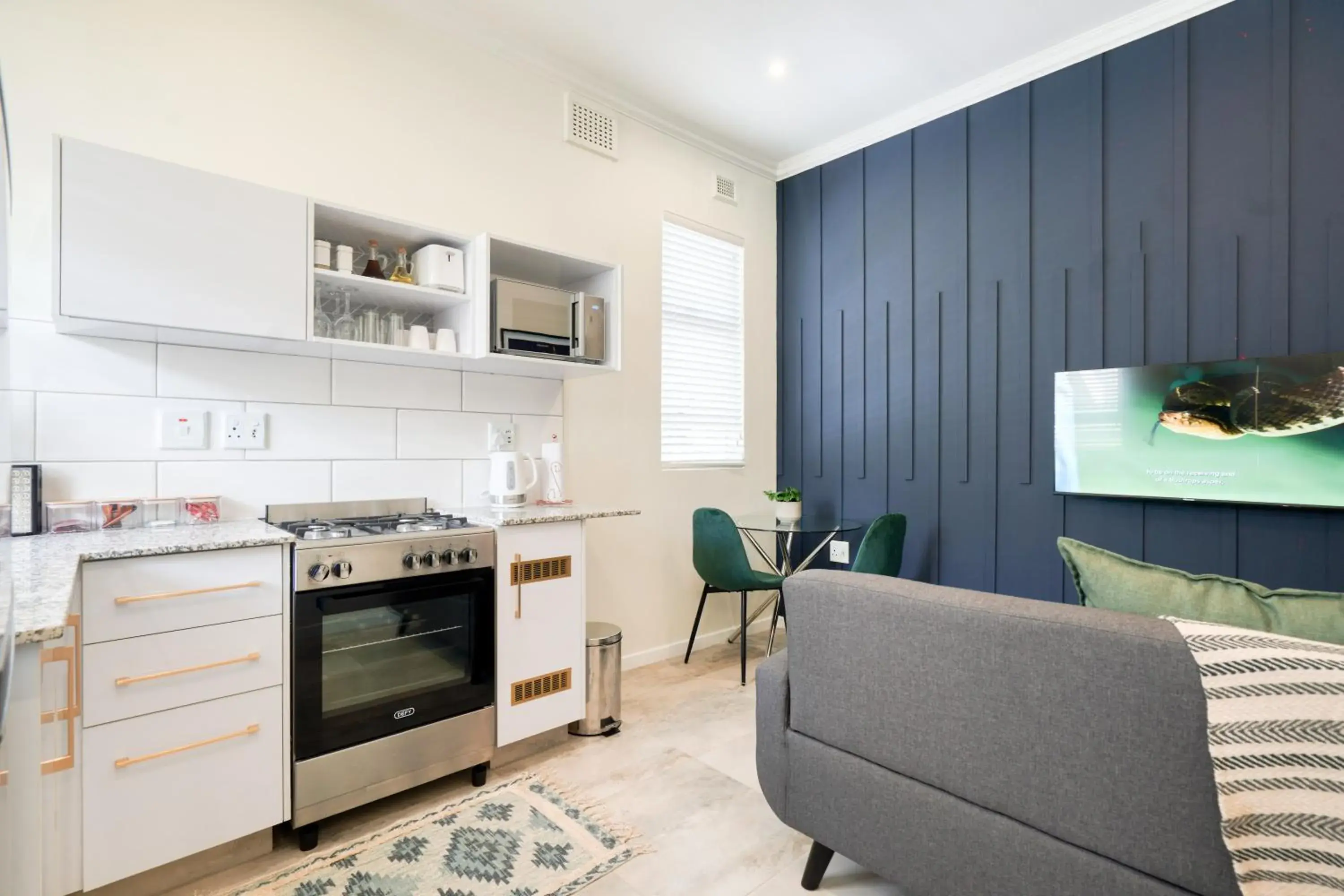 One-Bedroom Apartment in Hampton Collection - Contemporary 3 Sleeper Serviced Apartment with Pool One-Bedroom Apartment in Hampton Collection - Contemporary 3 Sleeper Serviced Apartment with Pool