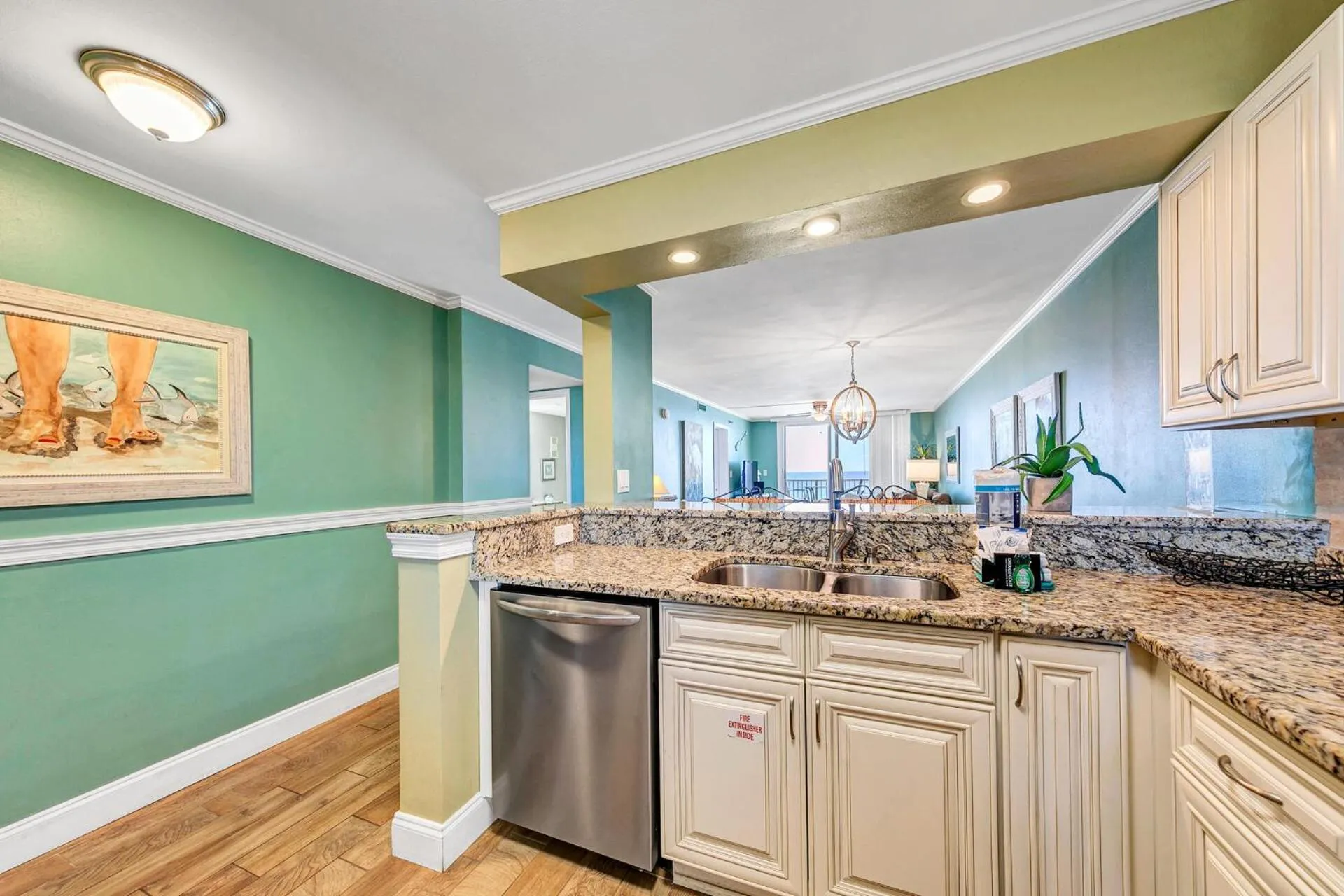 Destin on the Gulf 702 - Directly on the beach seventh floor with the best views