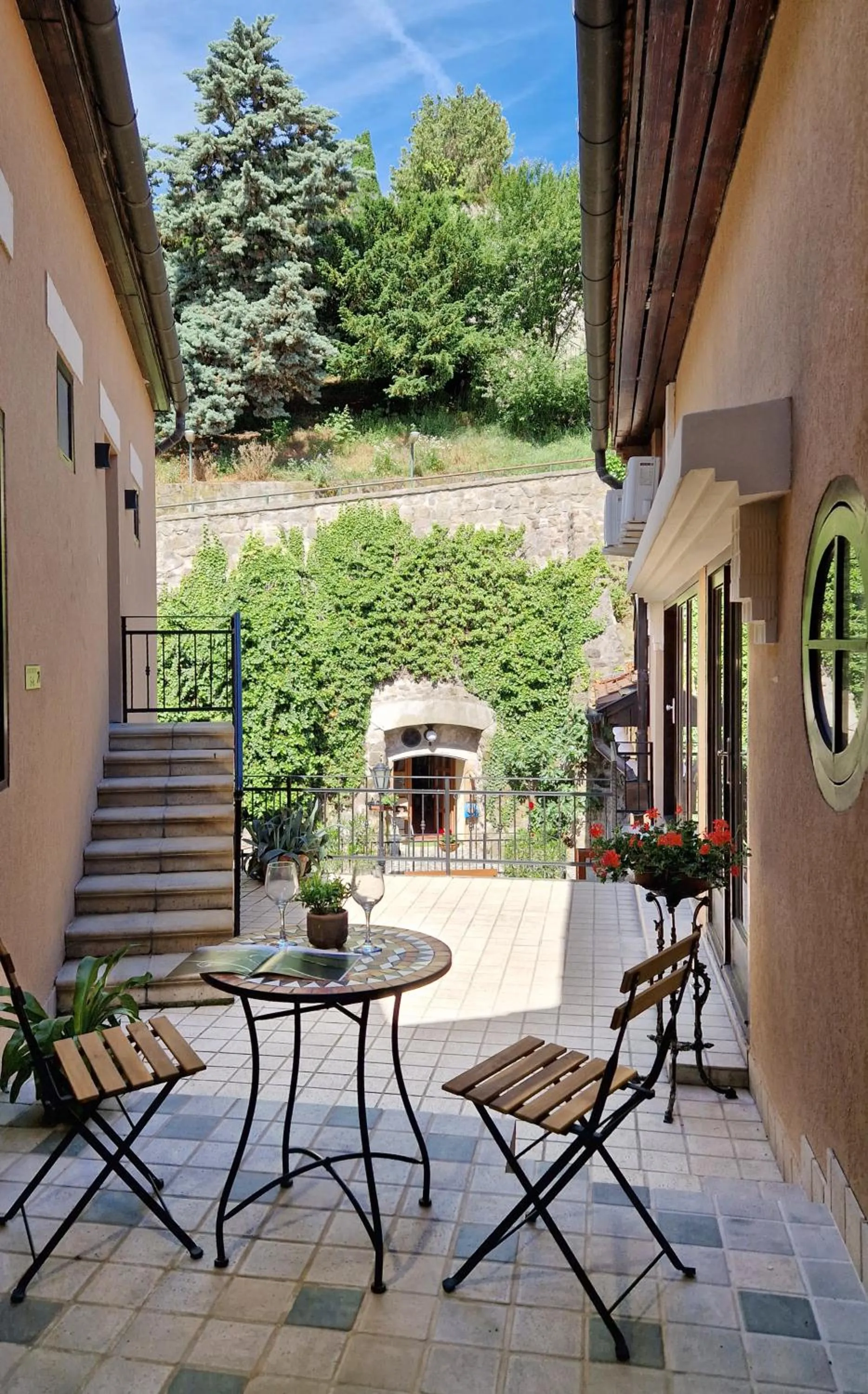 Red Lion Pub & Apartments Szentendre