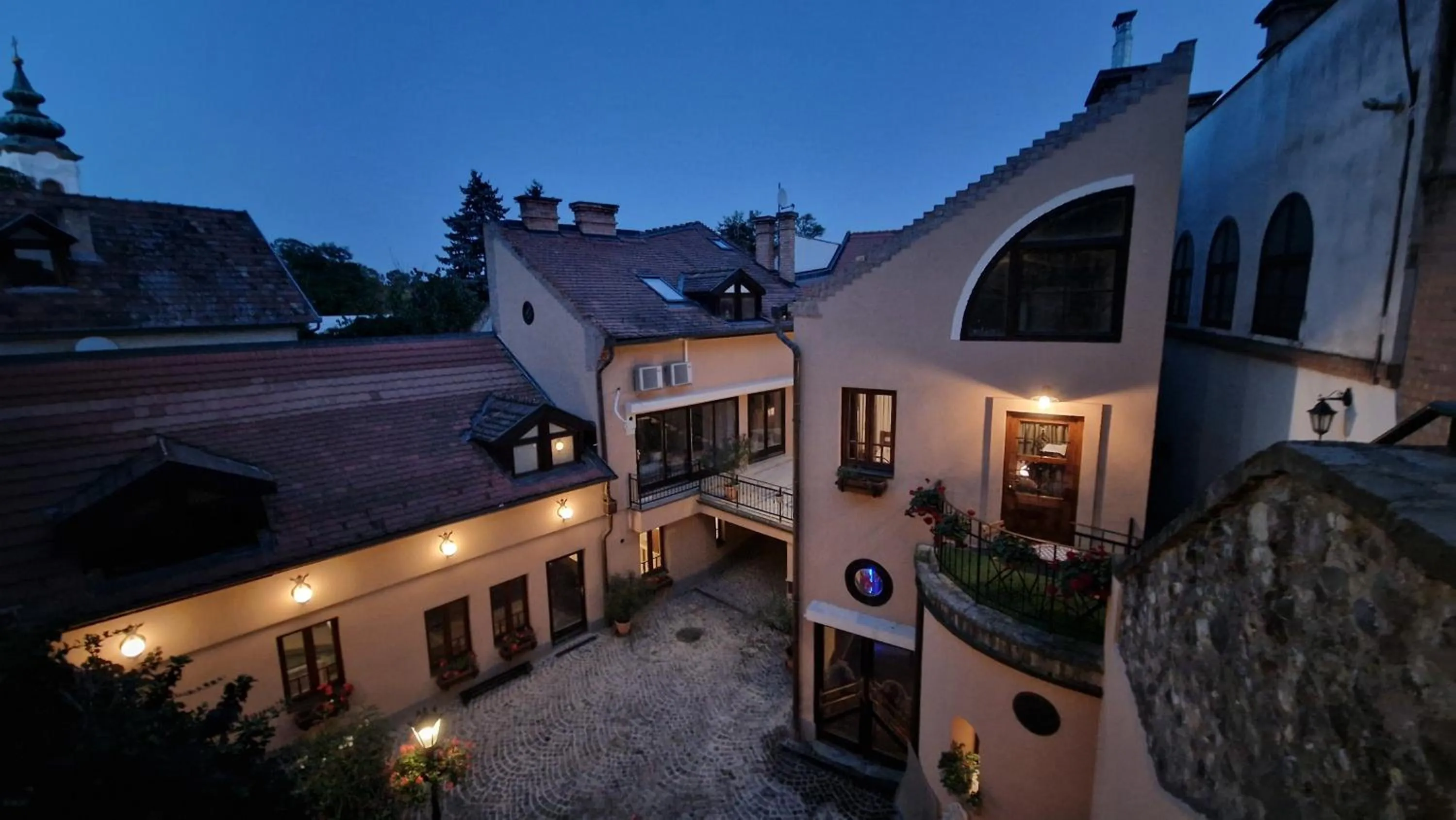 Red Lion Pub & Apartments Szentendre