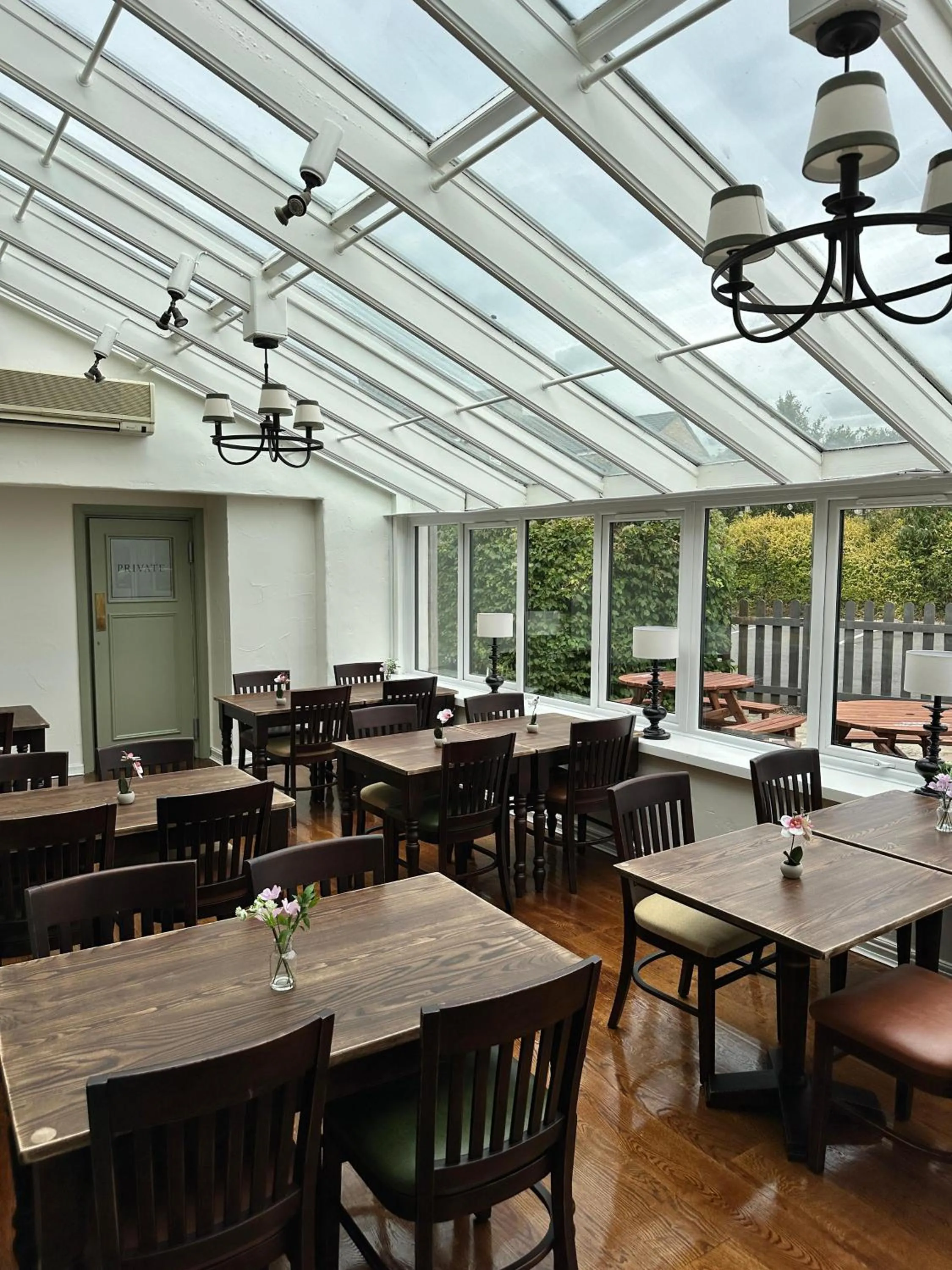 Restaurant/places to eat in Feildens Arms Hotel