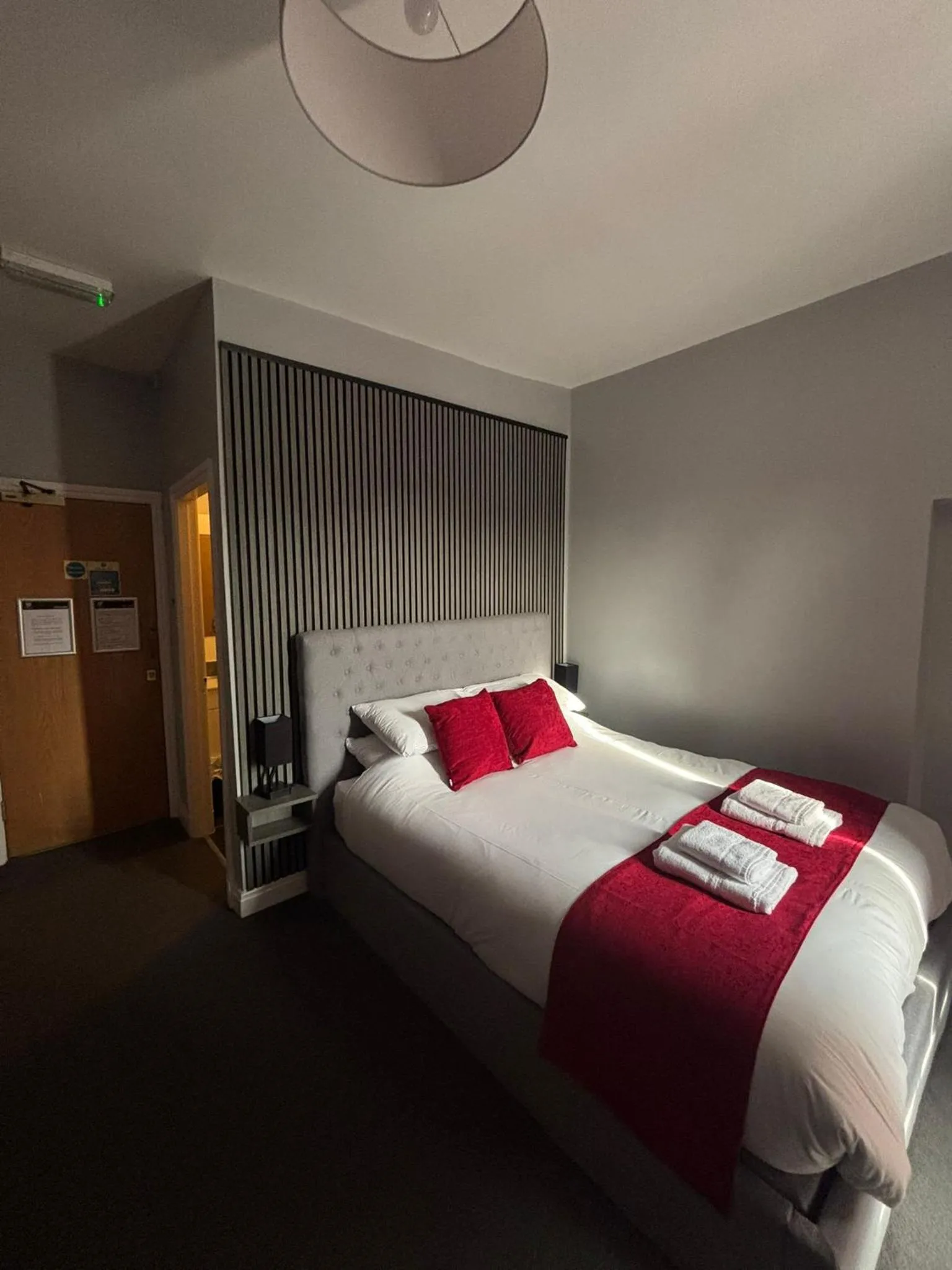 Bed in Feildens Arms Hotel