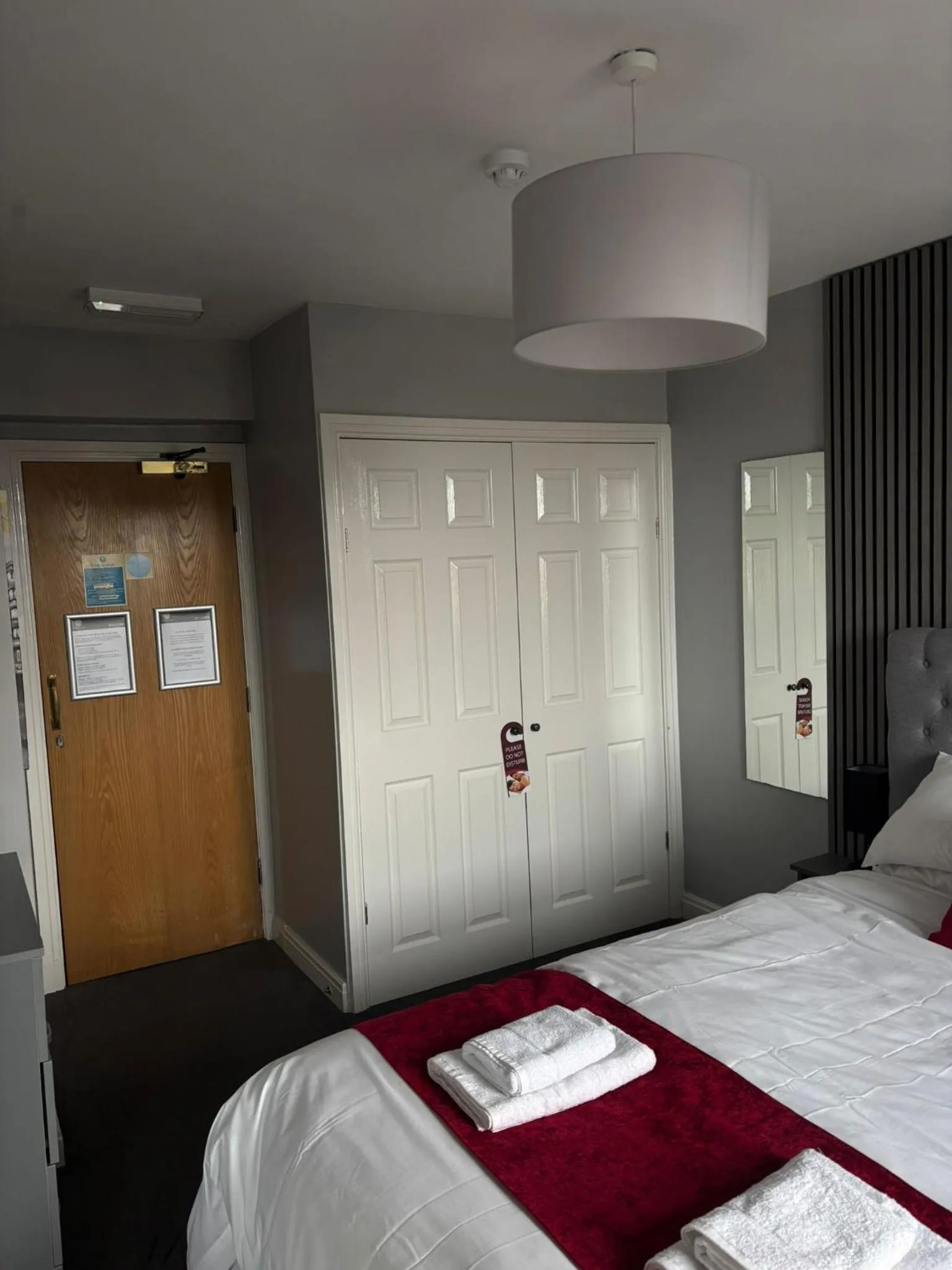 Bed in Feildens Arms Hotel