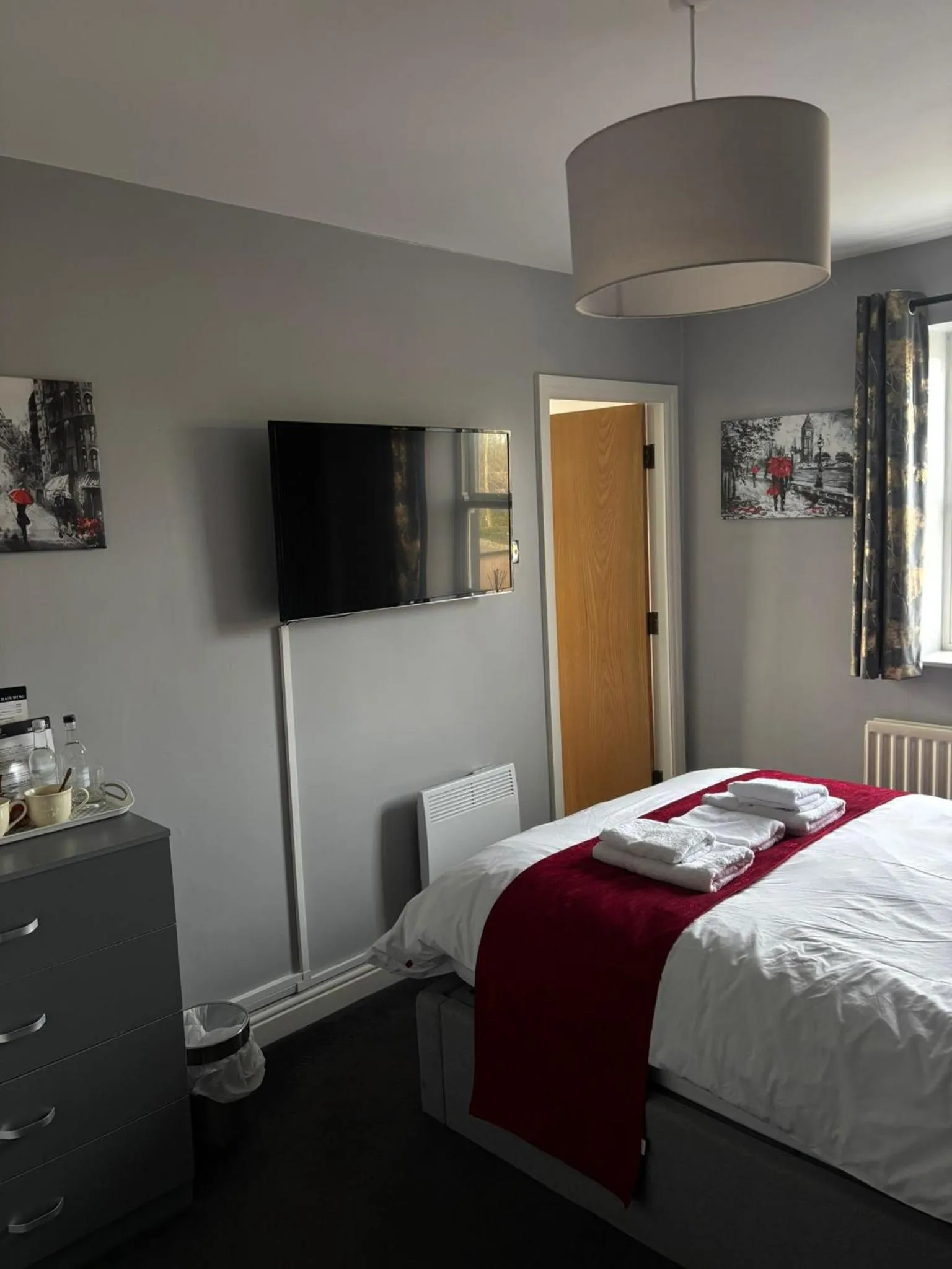 Bed in Feildens Arms Hotel