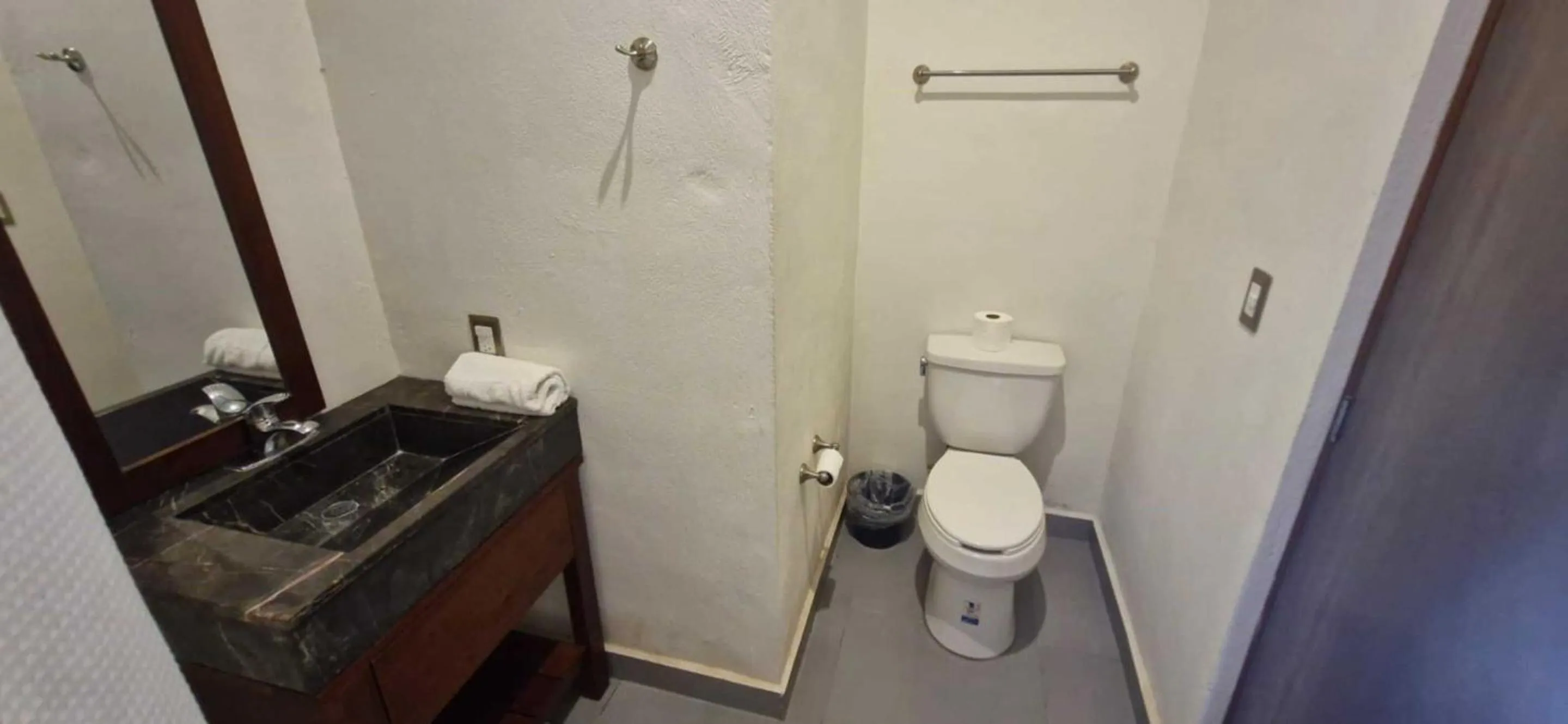 Bathroom in Deluxe Apartments Azure