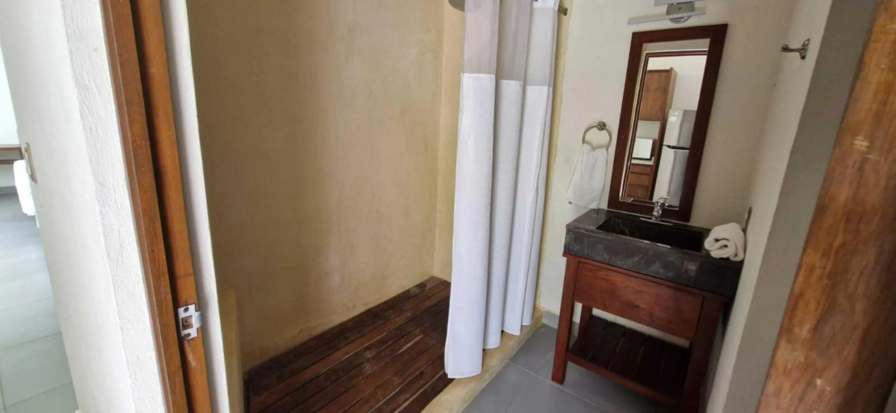 Bathroom in Deluxe Apartments Azure