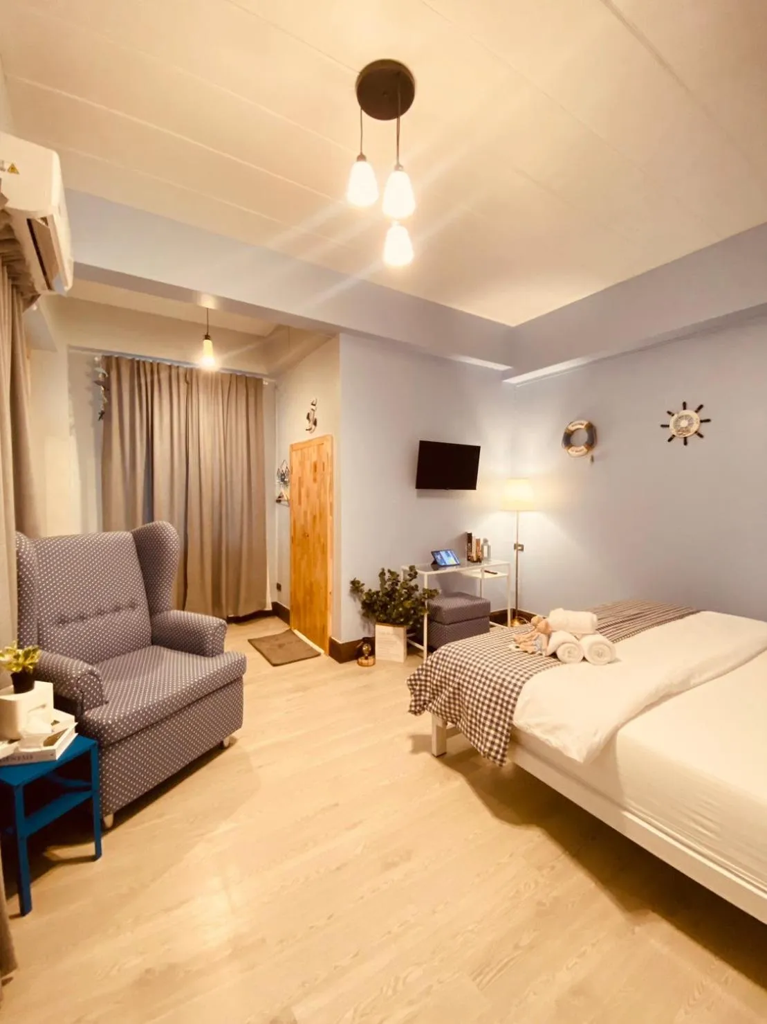 Bed in Triple J hotel Trang