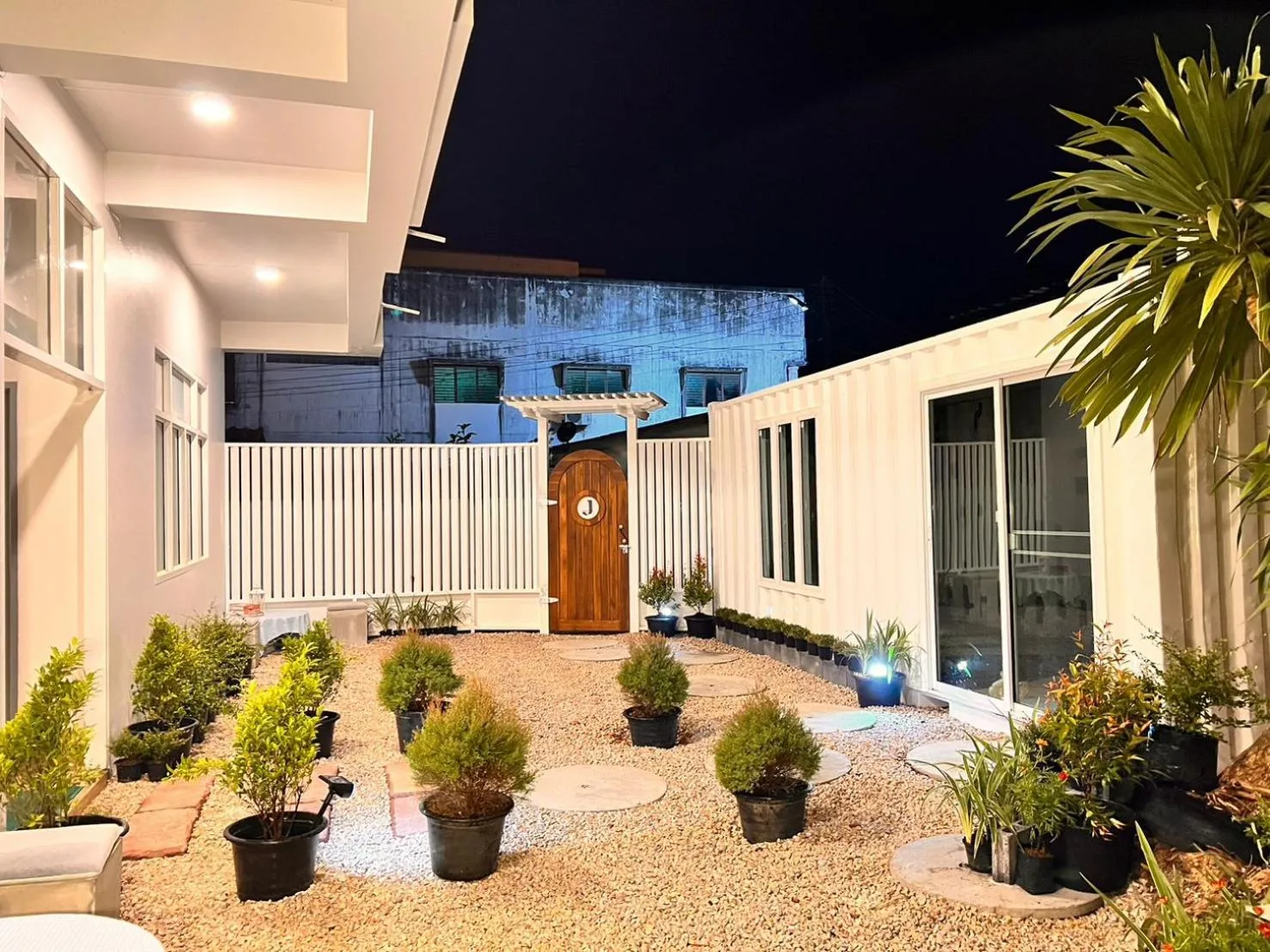 Garden in Triple J hotel Trang