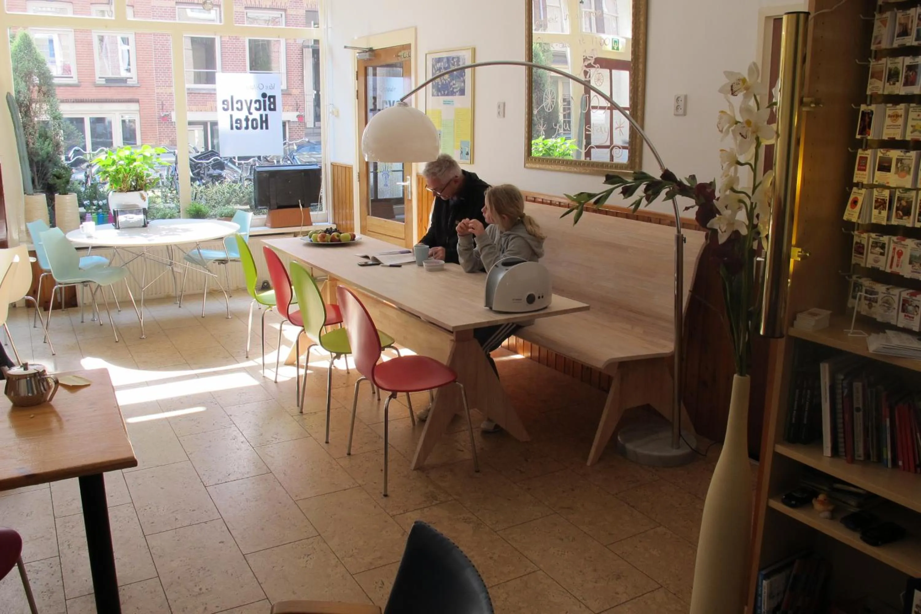 Restaurant/places to eat in Bicycle Hotel Amsterdam