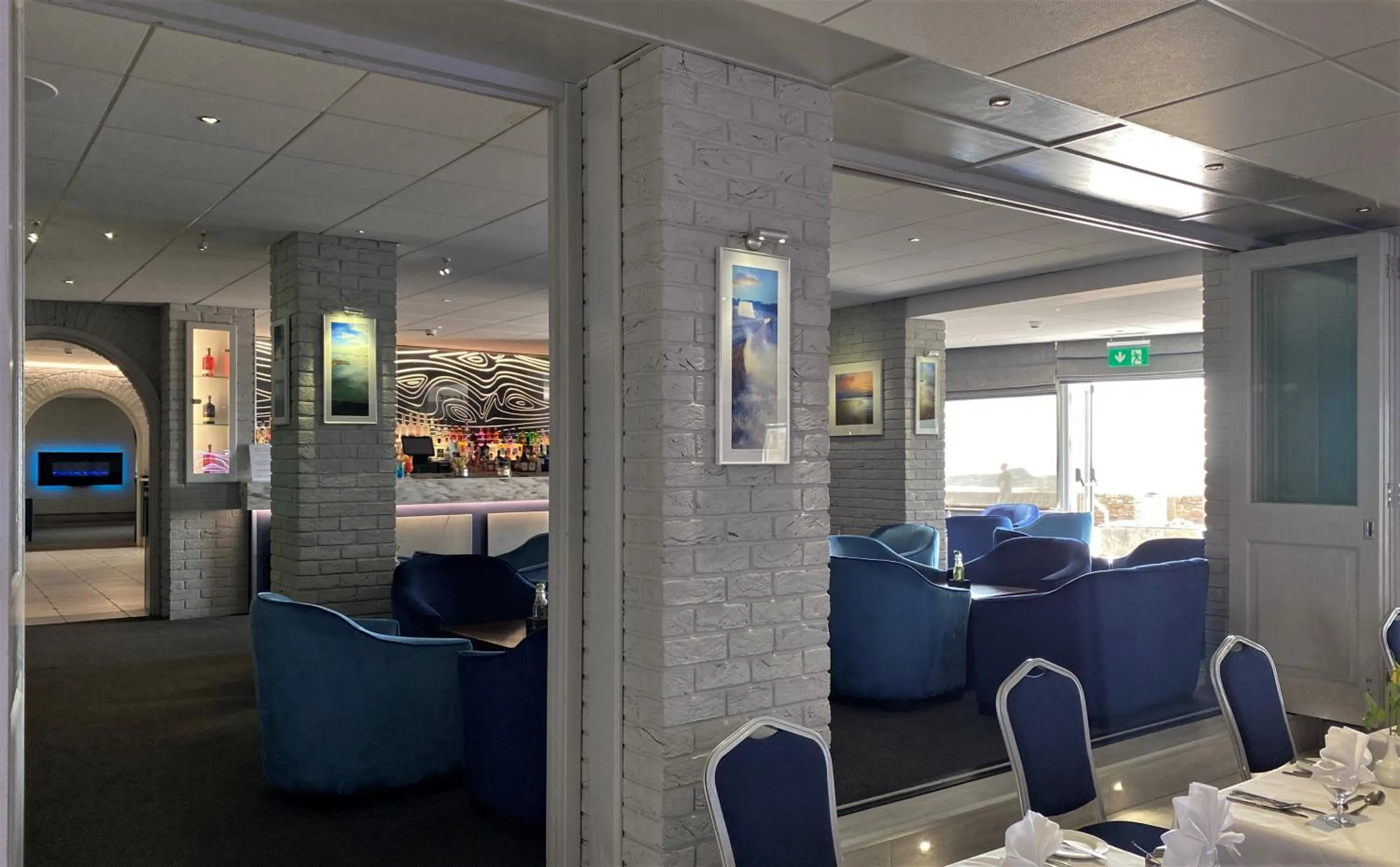 Restaurant/places to eat in Hotel Ambassadeur