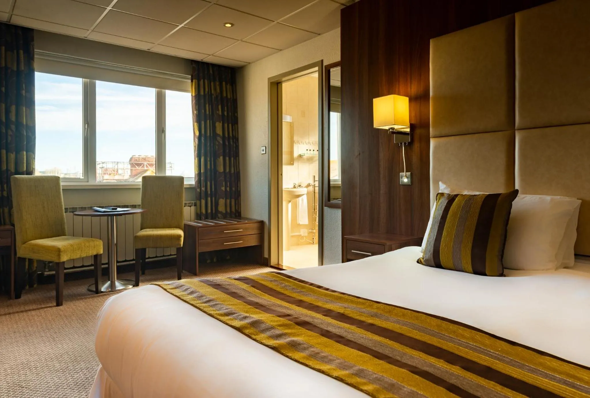 Bed in Hotel Ambassadeur