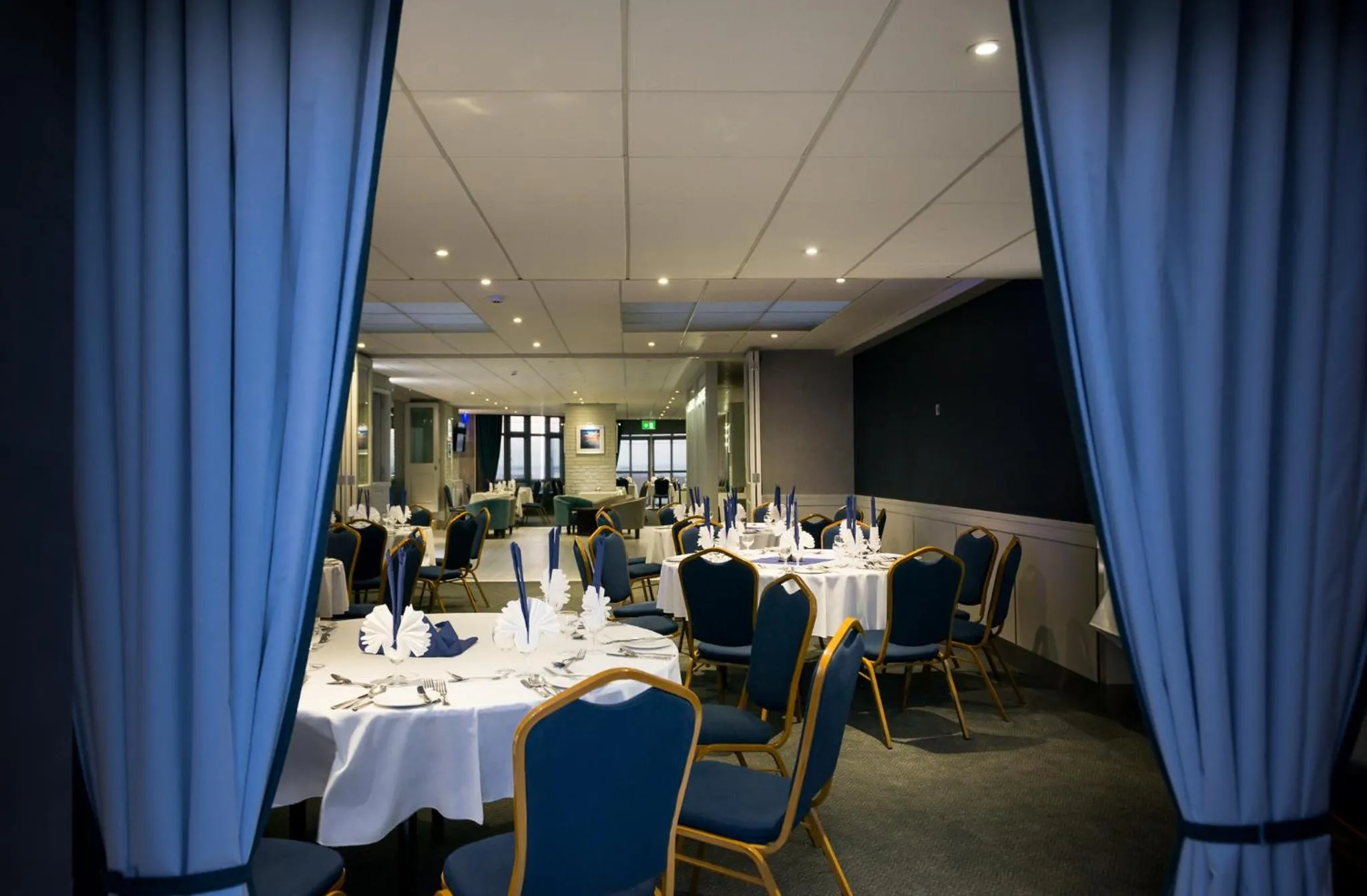 Restaurant/places to eat in Hotel Ambassadeur