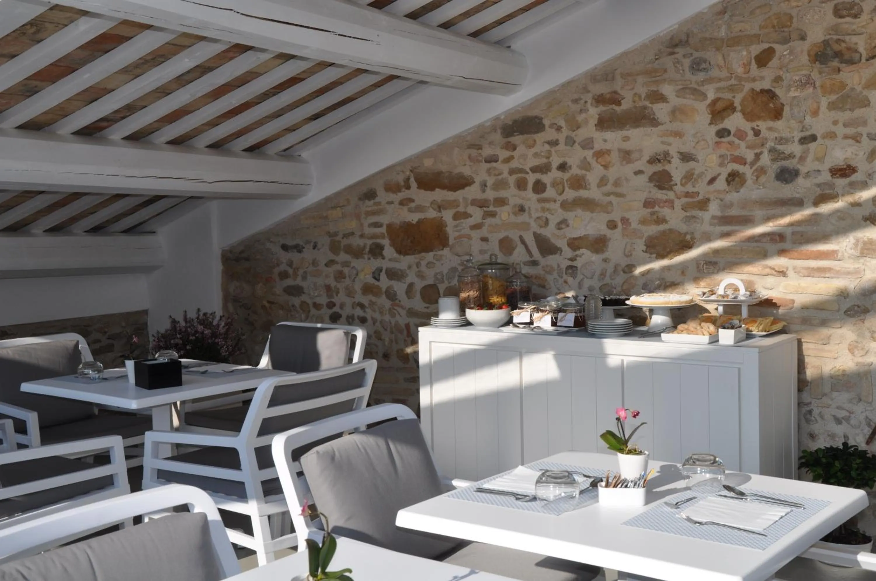 Restaurant/places to eat in Residenza Amblingh