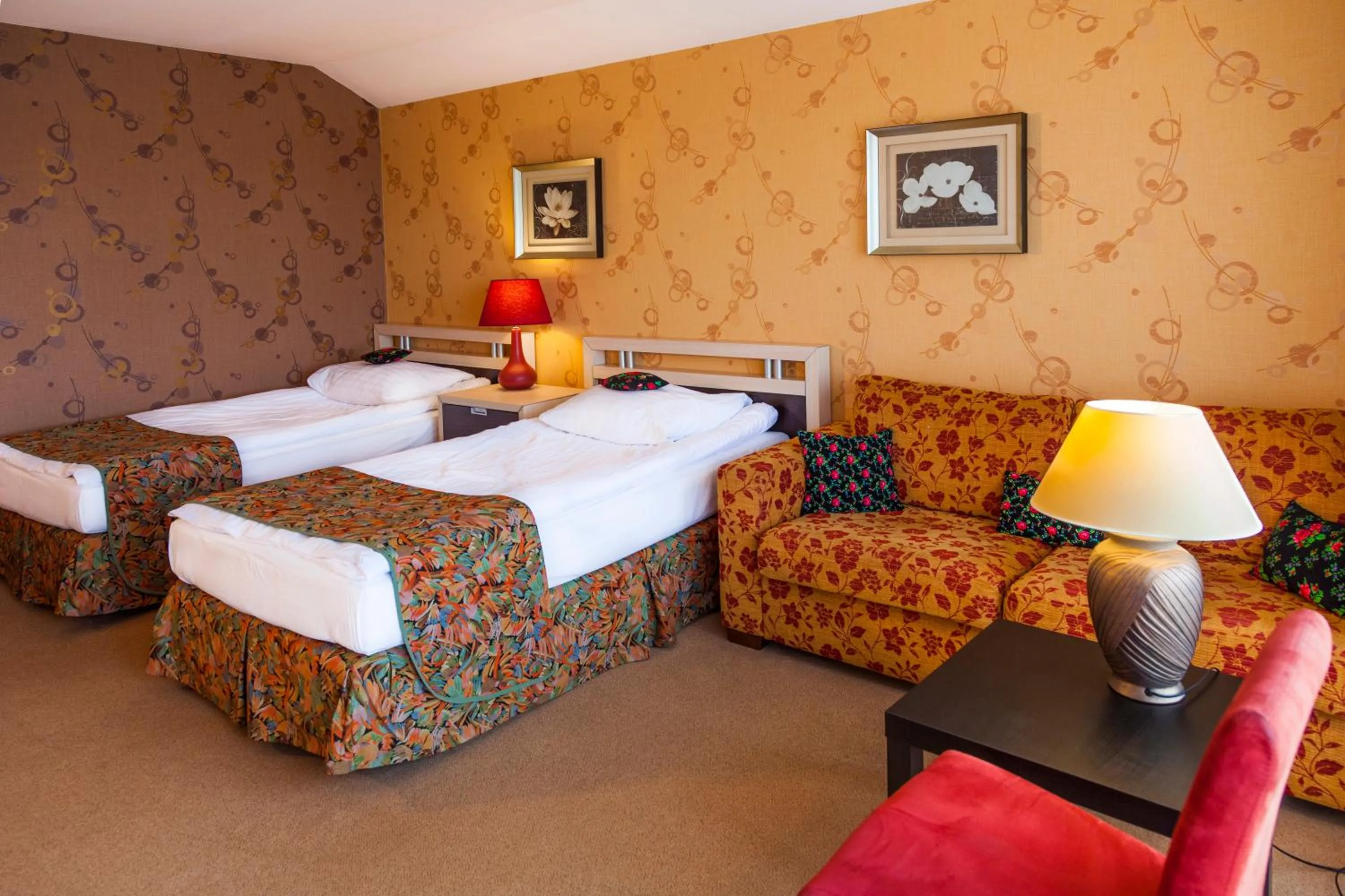 Other, Bed in To Tu