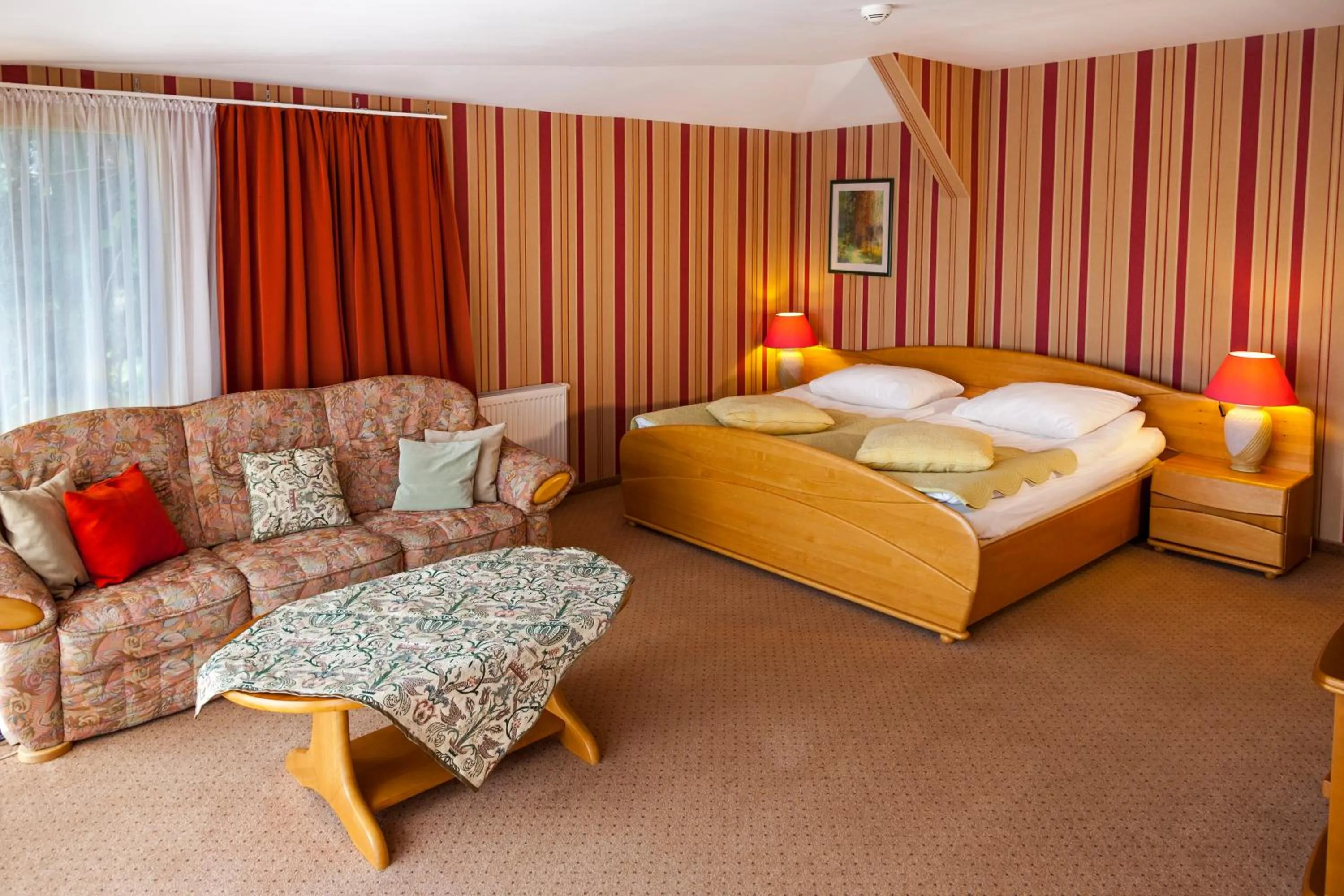 Other, Bed in To Tu