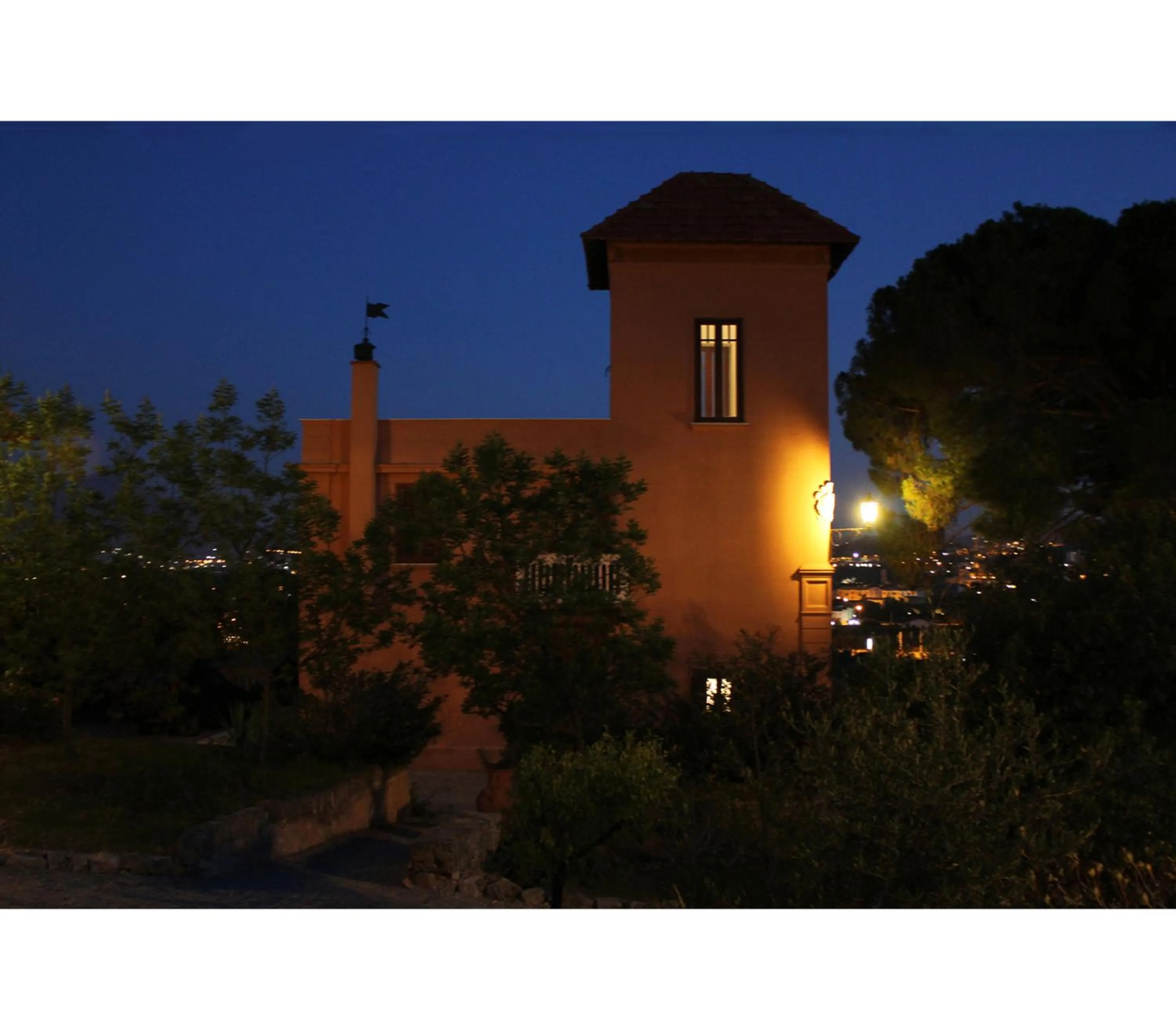 Property building in Villa Paladino Solunto