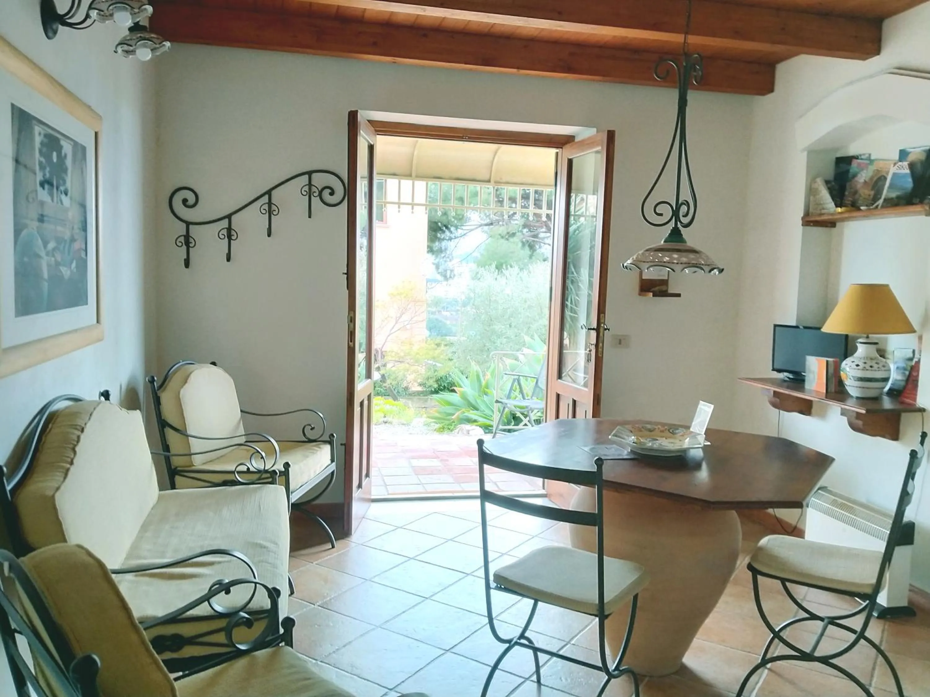 Spring in Villa Paladino Solunto