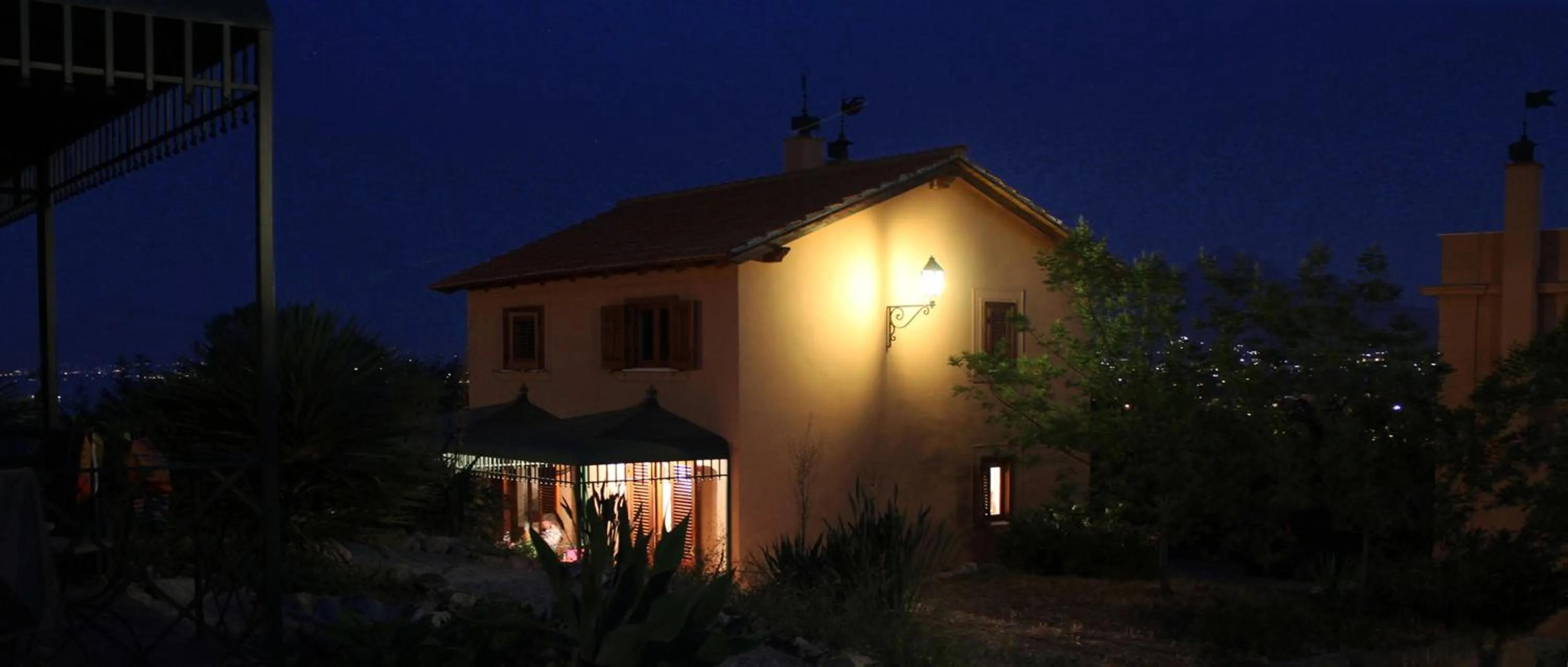 Night in Villa Paladino Solunto