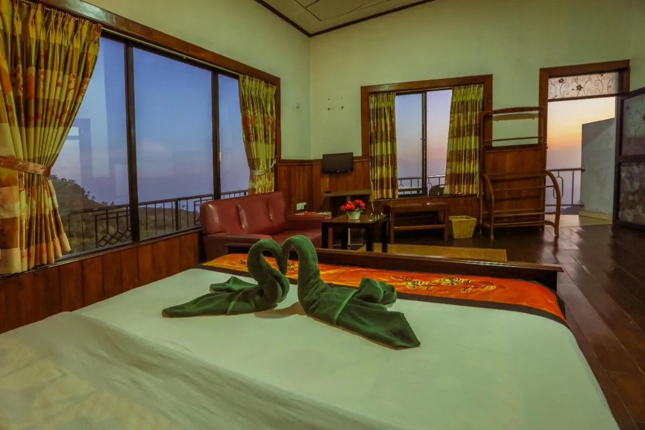 Bed in Srilak View Holiday Inn