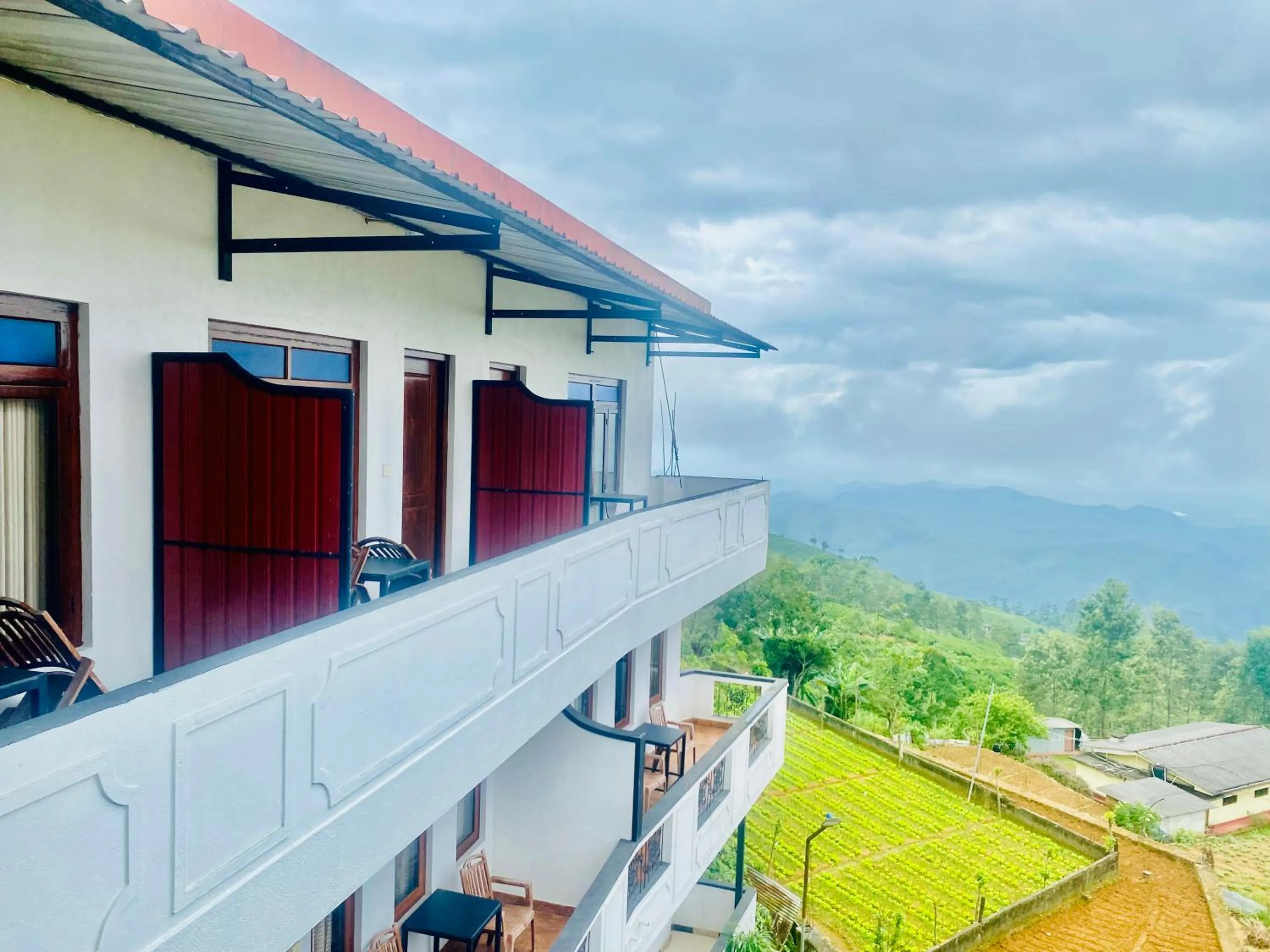 Srilak View Holiday Inn