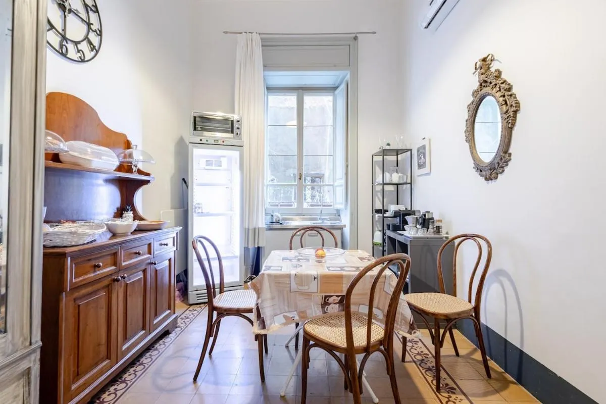 Kitchen or kitchenette in Elephant's Smile B&B