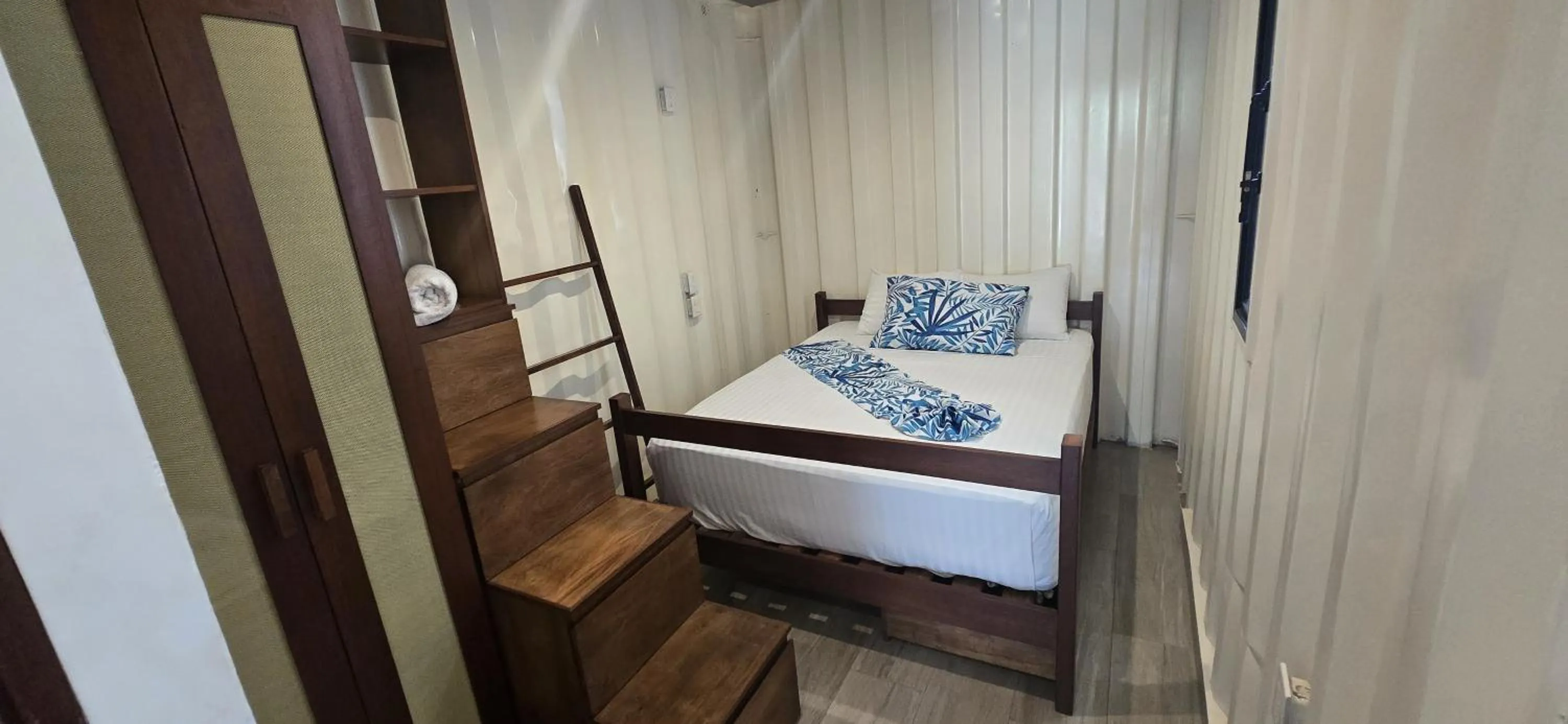 Photo of the whole room, Bed in Containers Bacalar