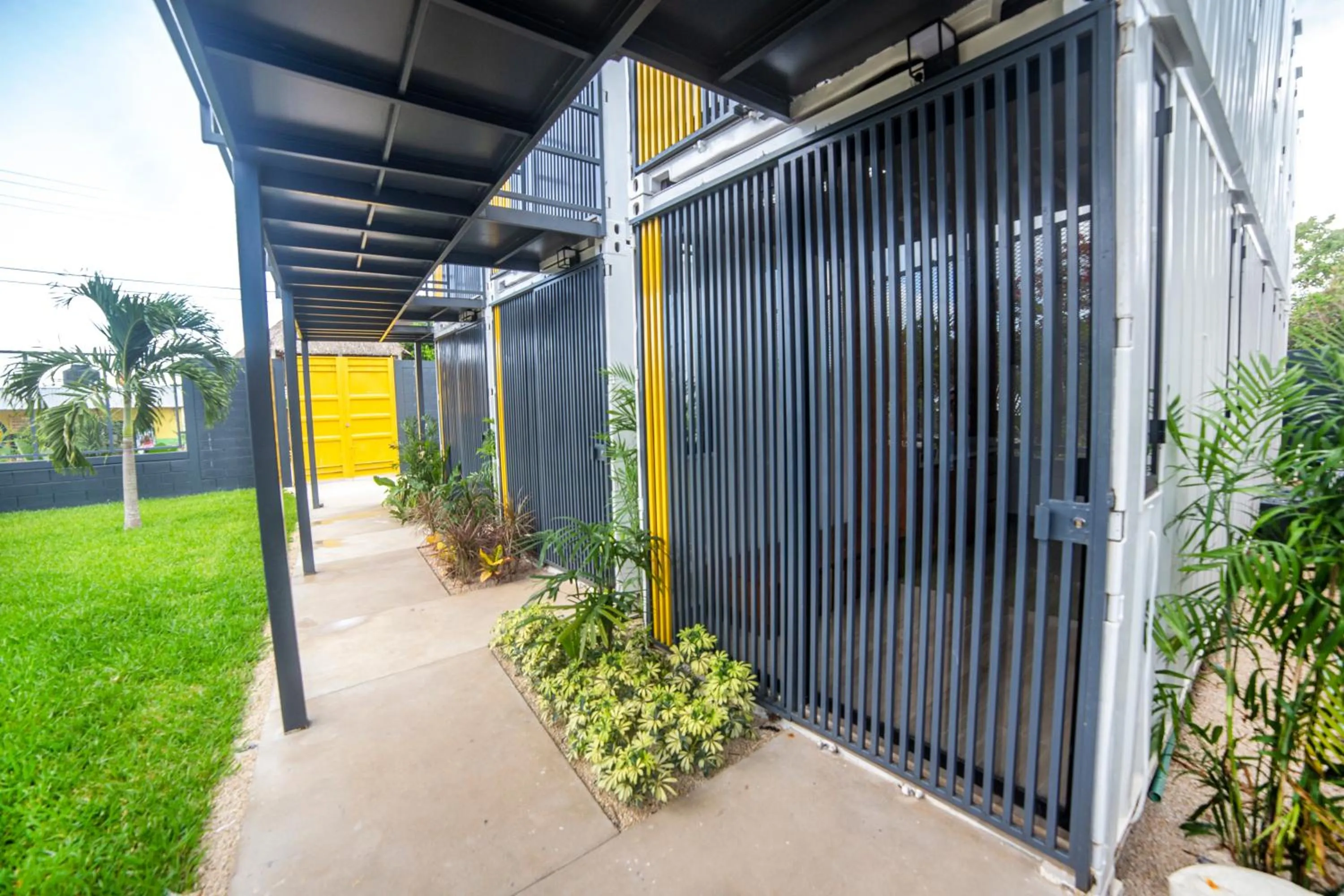 Property building in Containers Bacalar