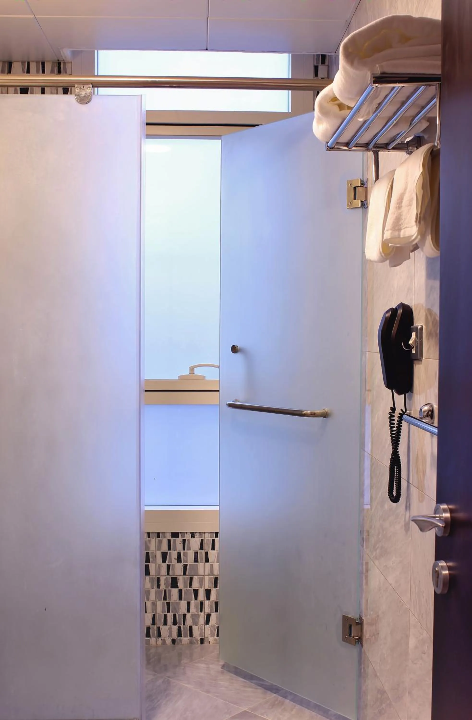 Bathroom in Paragon Hotel Apartments