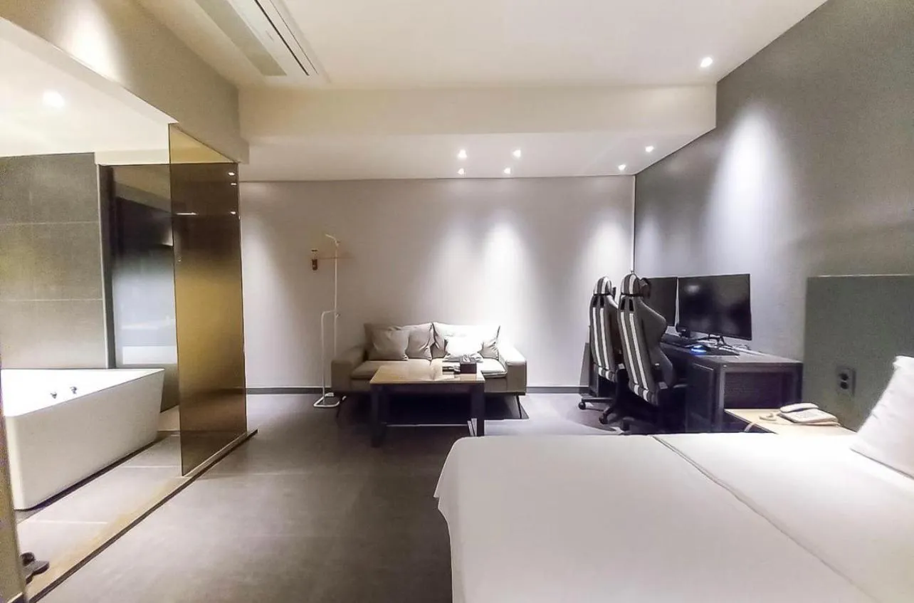 Bed in HOTEL MYEONG JAK