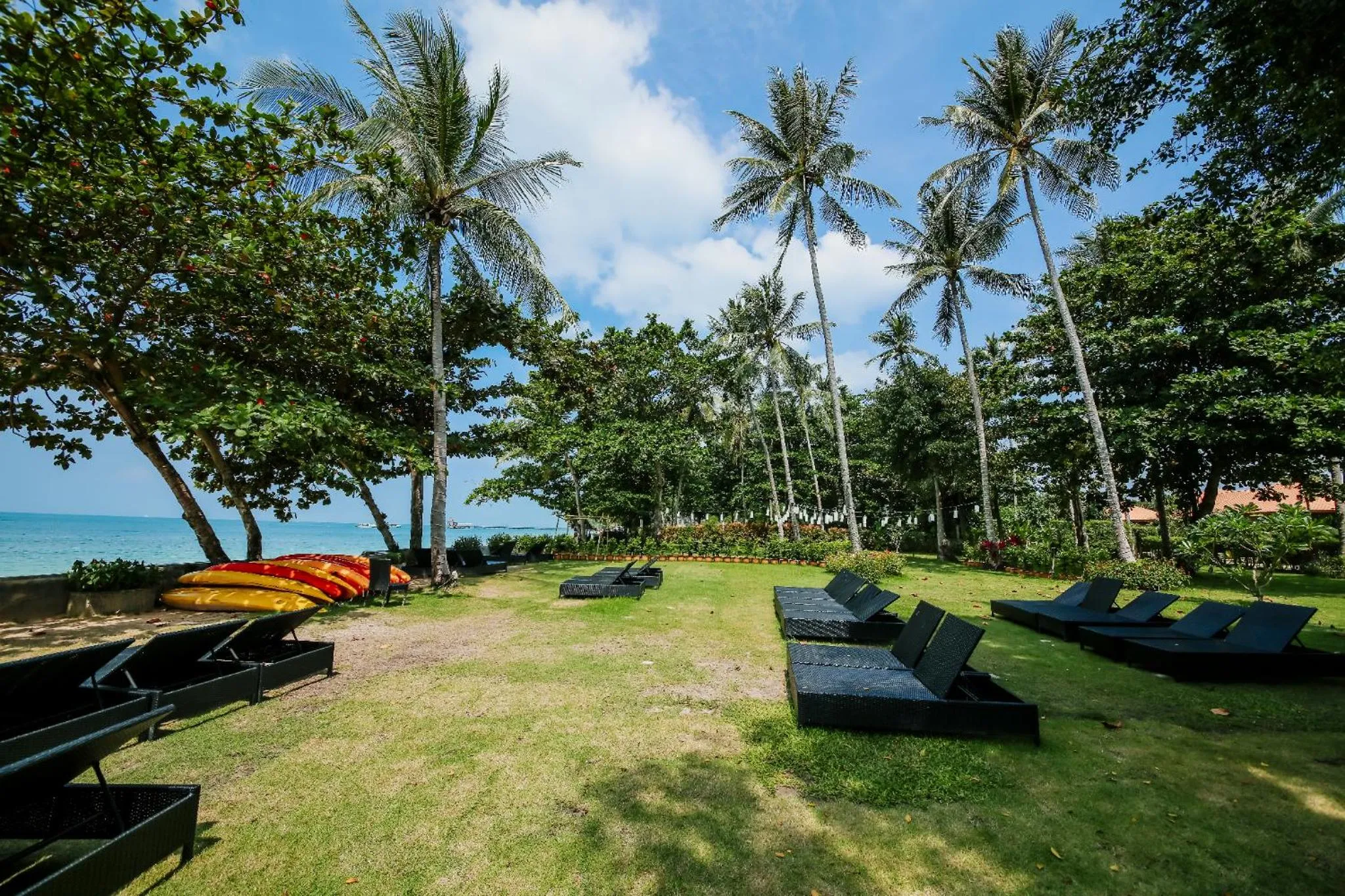 Sea view in Blue Bay Resort - Access to Pool and Beach-Phuket & Krabi