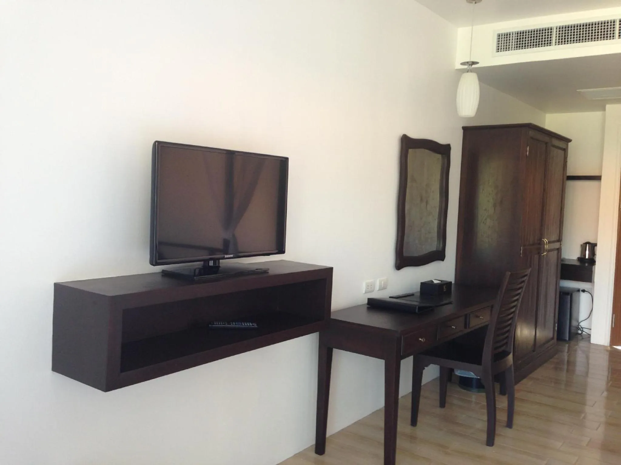 TV and multimedia in Blue Bay Resort - Access to Pool and Beach-Phuket & Krabi