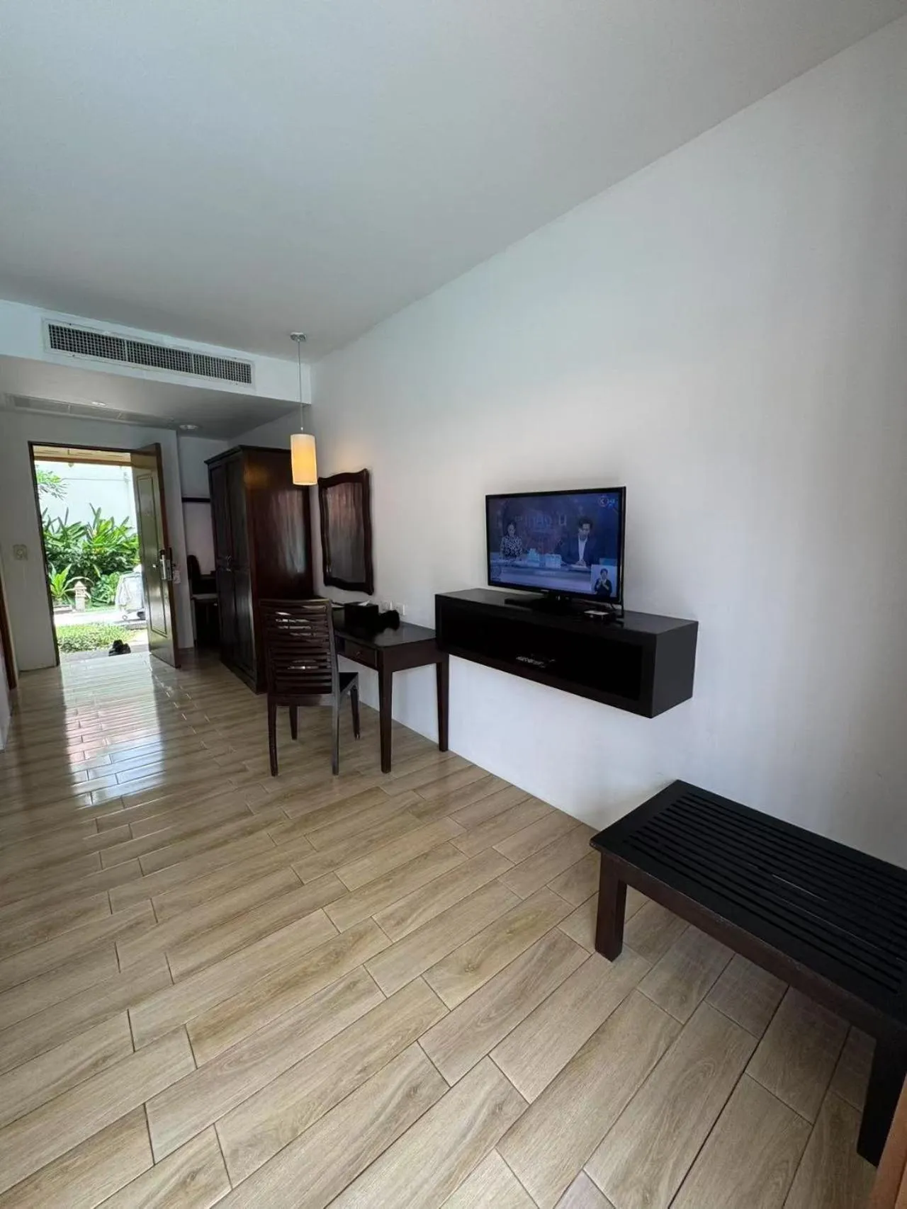 Communal lounge/ TV room in Blue Bay Resort - Access to Pool and Beach-Phuket & Krabi