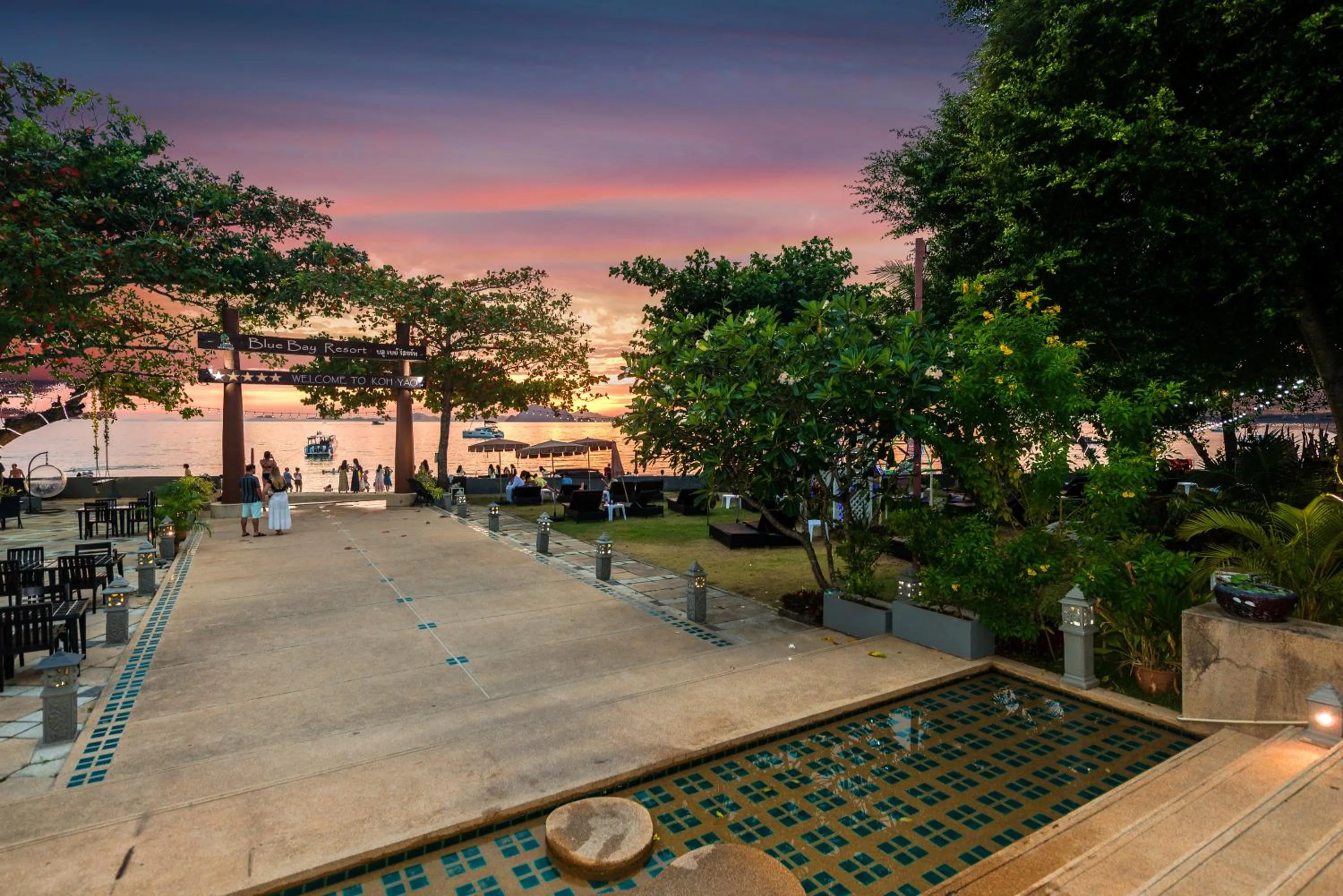 Garden in Blue Bay Resort - Access to Pool and Beach-Phuket & Krabi