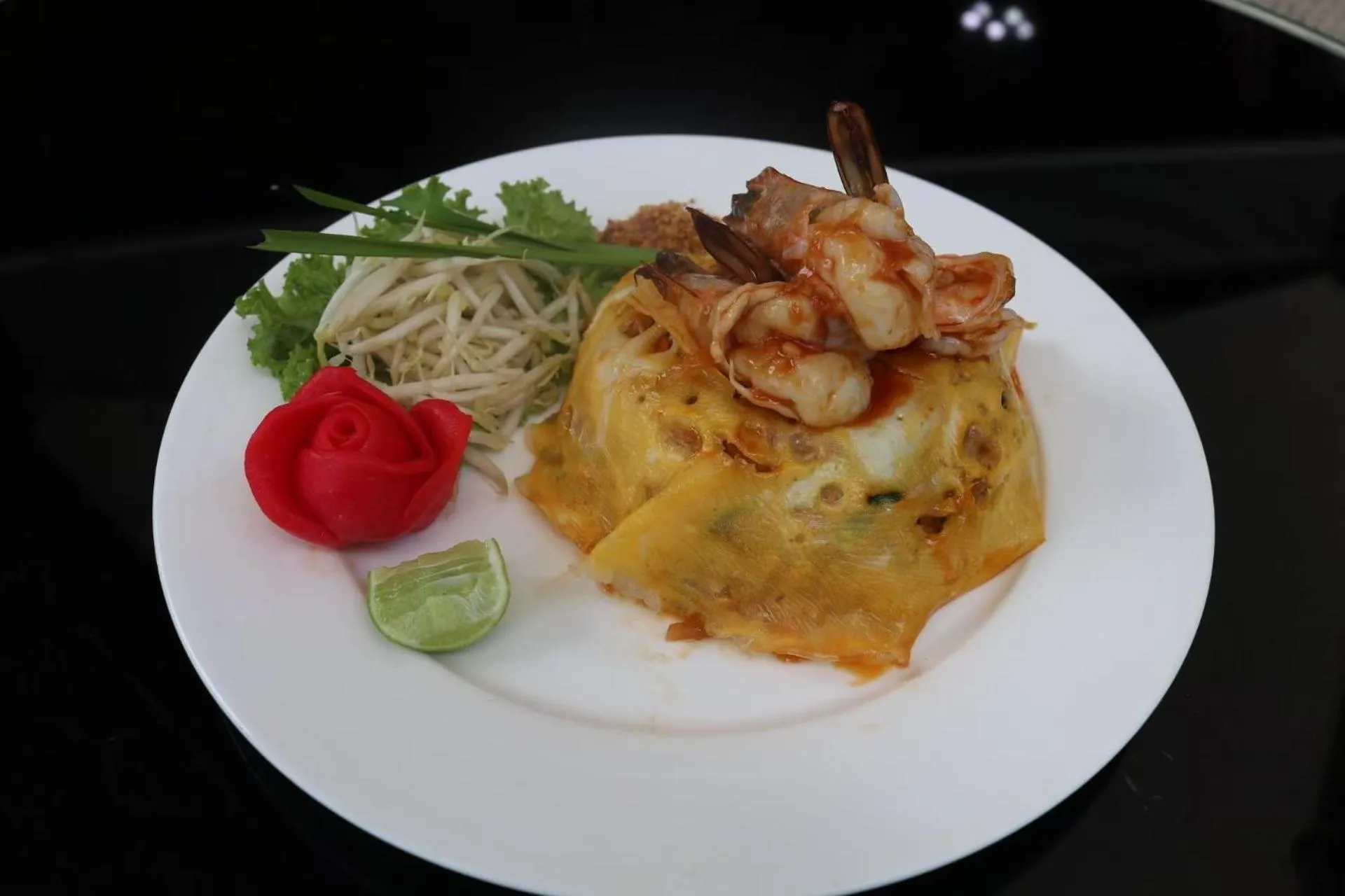 Restaurant/places to eat in Blue Bay Resort - Access to Pool and Beach-Phuket & Krabi