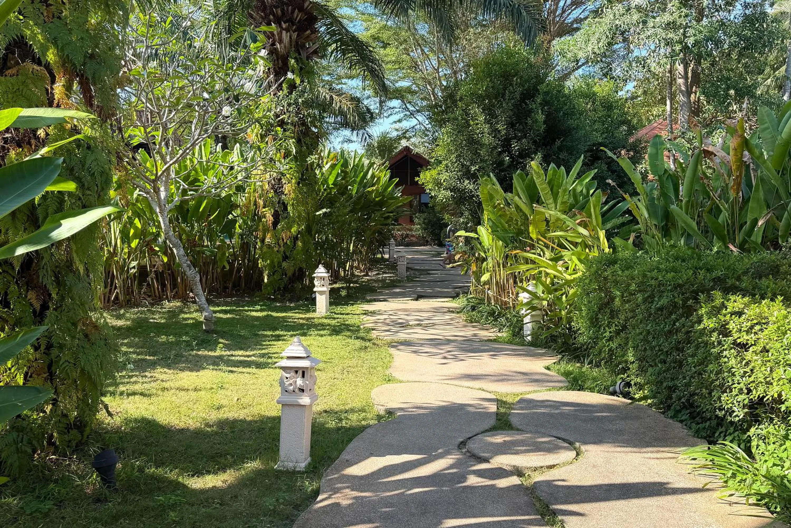 Garden in Blue Bay Resort - Access to Pool and Beach-Phuket & Krabi