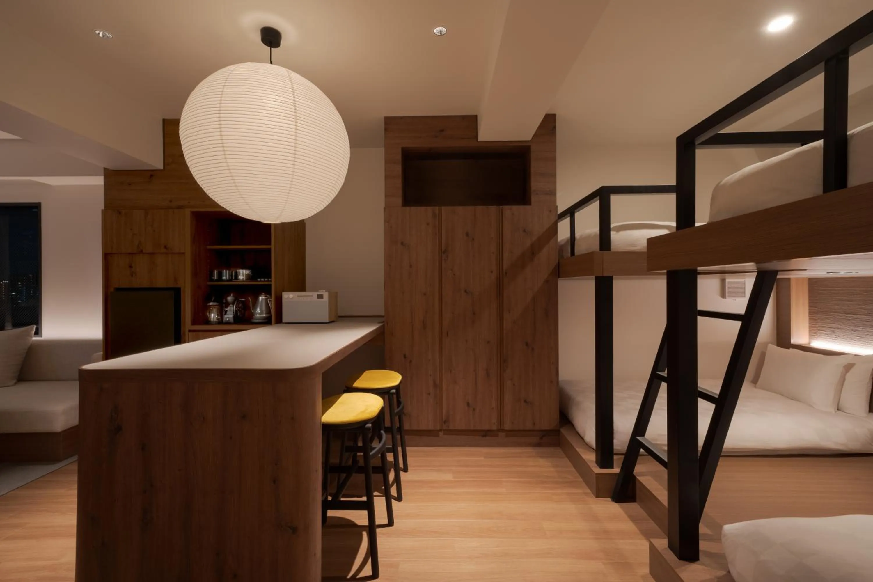 Photo of the whole room, Bed in the b osaka-shinsekai