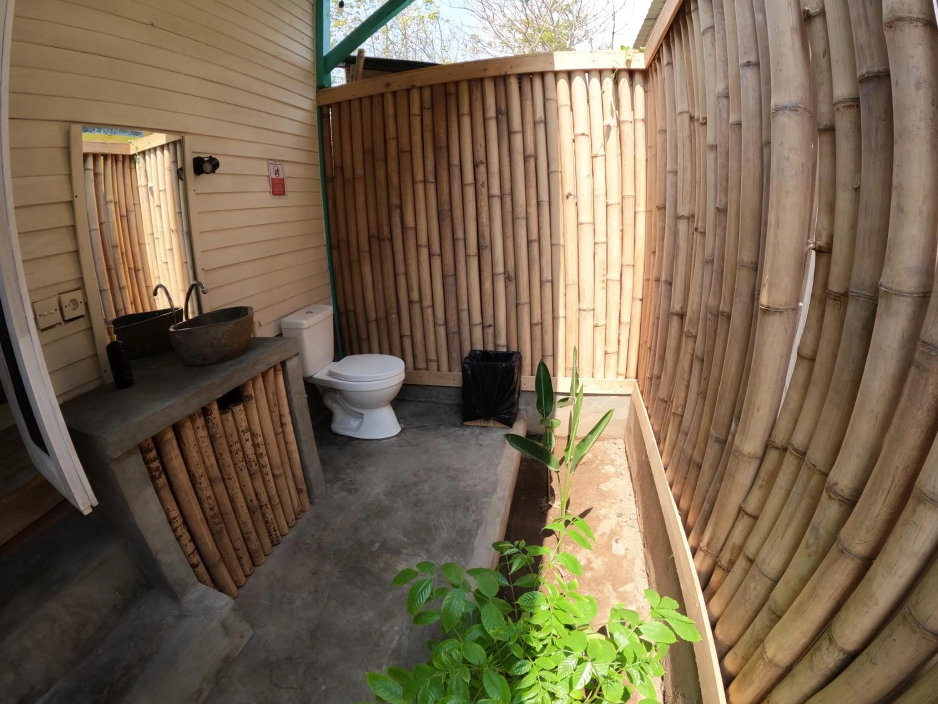 Toilet in Casa Kapuas